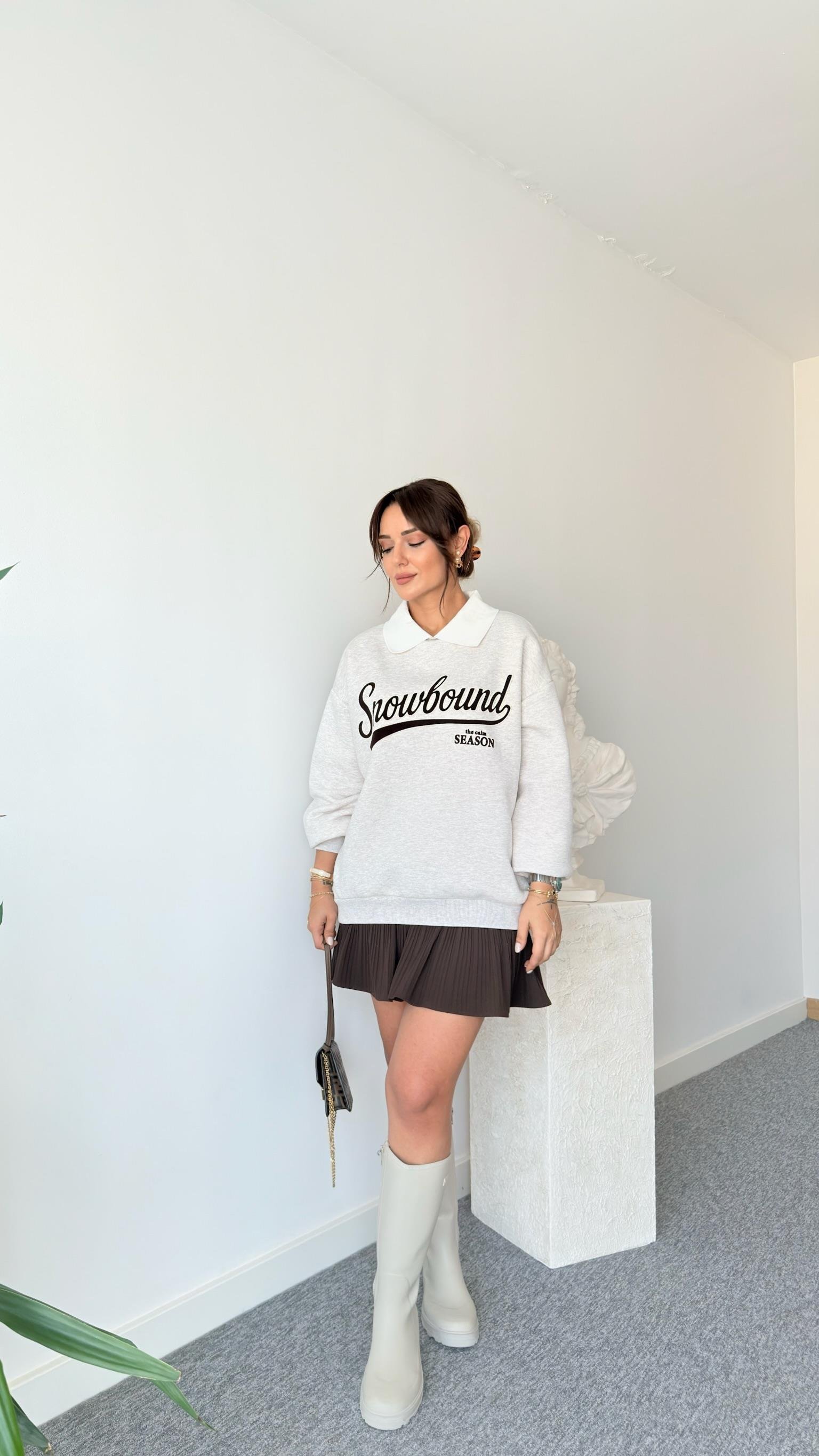 Ruzi Yaka Detaylı Yazılı Bej Sweatshirt