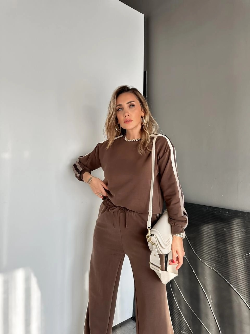 Krem Şeritli Modal Spor Takım