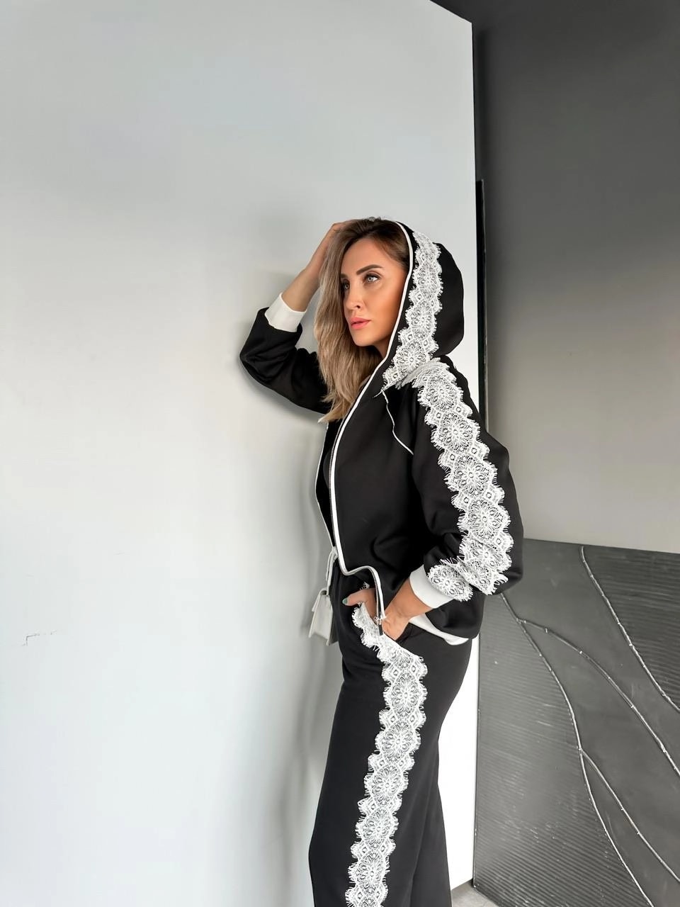 Dantel Parçalı Tasarım Takım