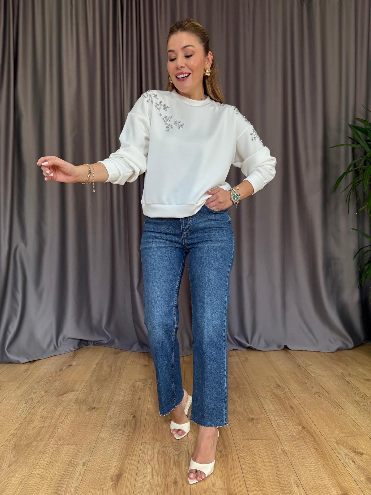 Ekru Taş Detaylı Sweatshirt