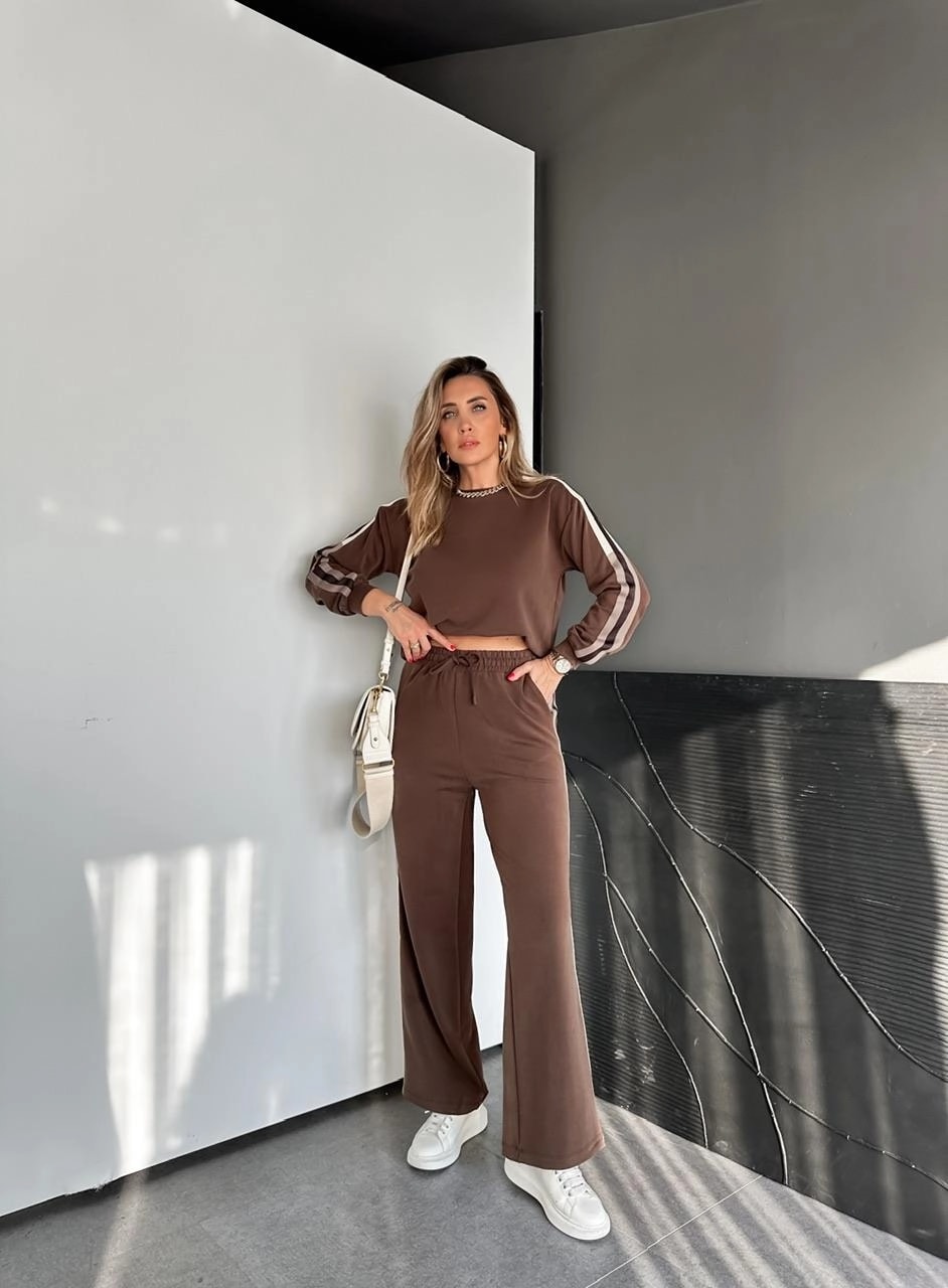 Krem Şeritli Modal Spor Takım