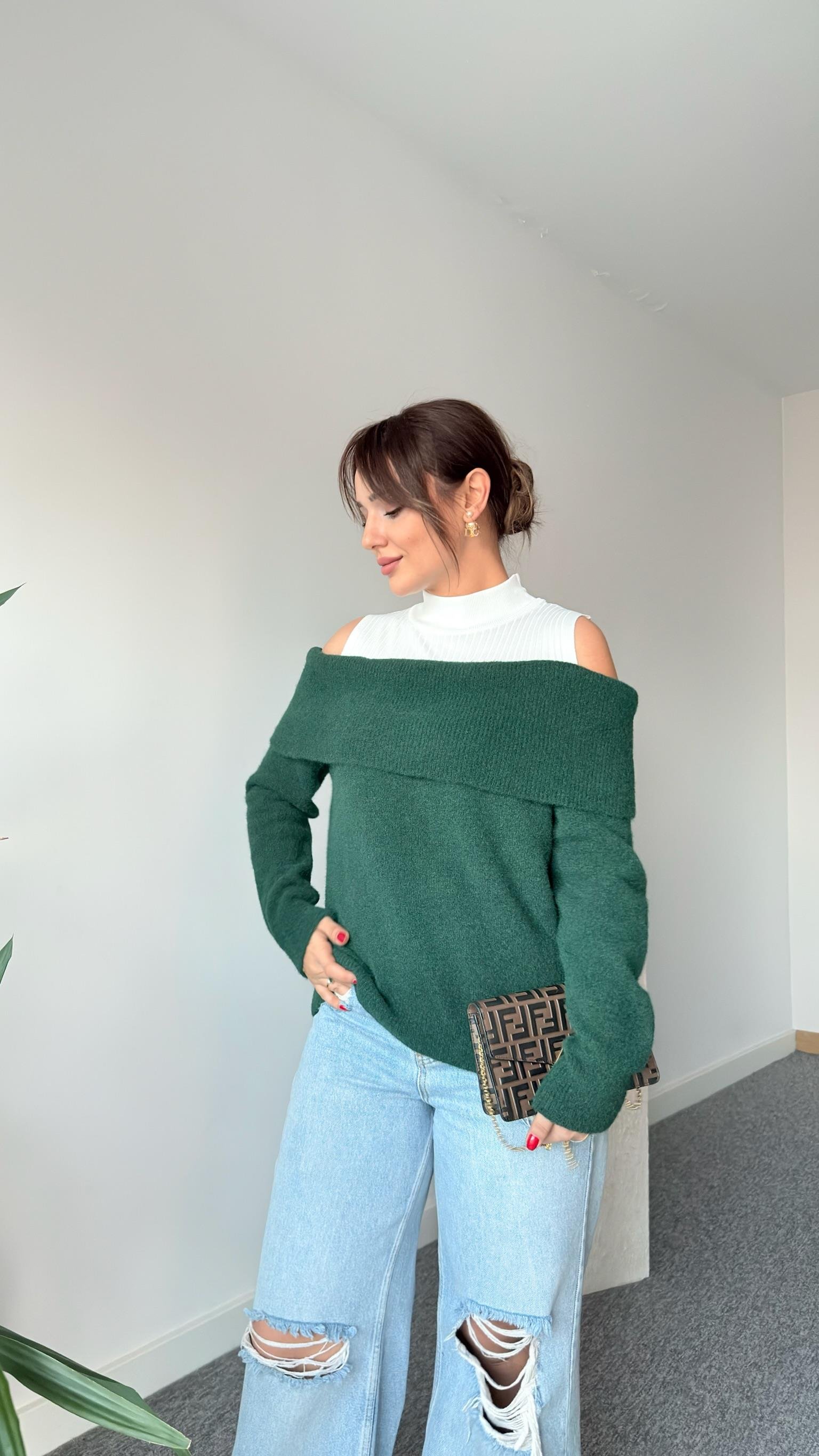 Madonna Yaka Triko Kazak