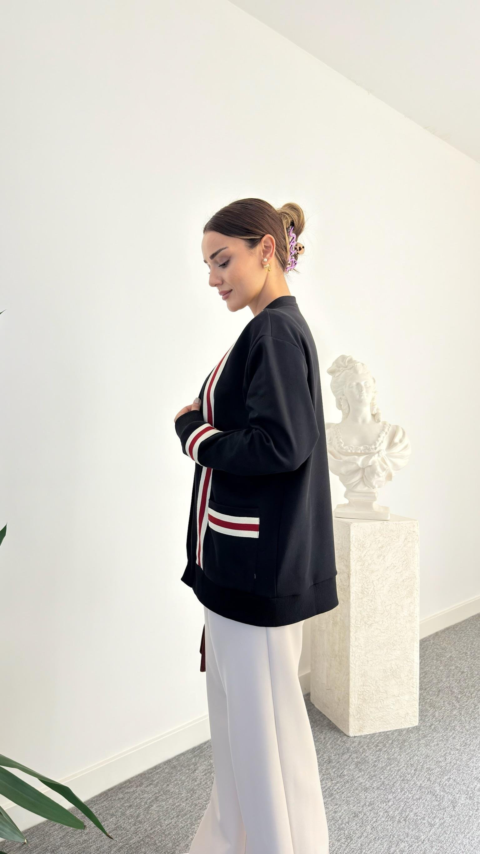 Linzy Kırmızı Şerit Detaylı Hırka