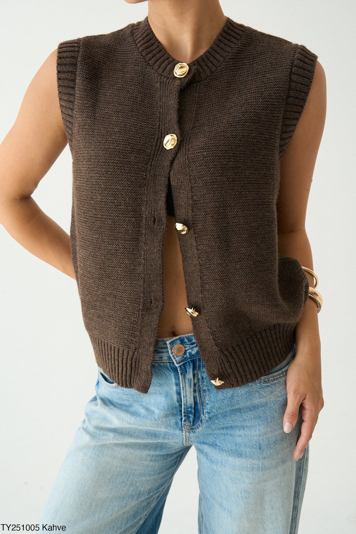 Gold Düğmeli Triko Yelek