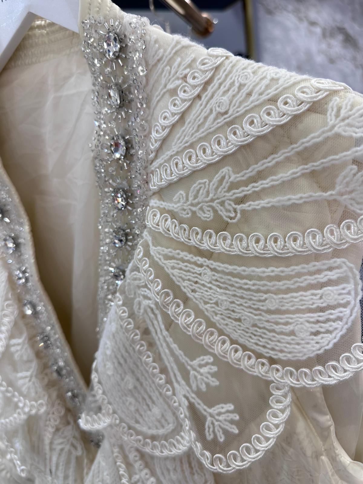 İthal Güpür Fırfırlı Şişme Yelek