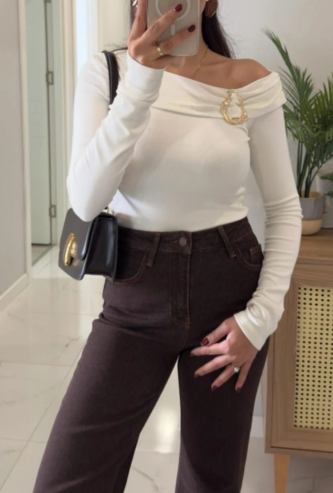 Tek Omuz Açık Tokalı Bluz