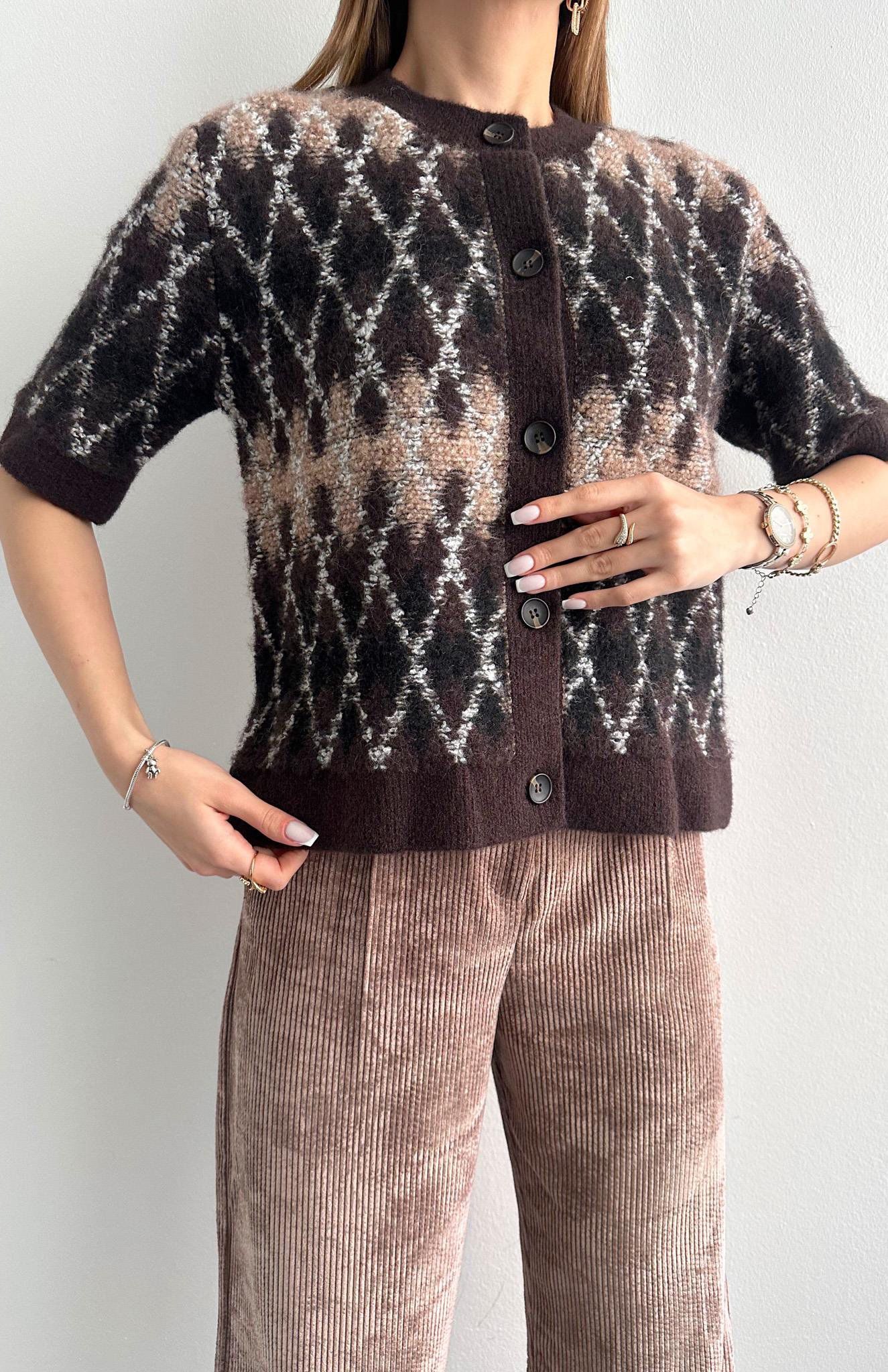 Baklava Dokulu Kısa Kol Düğmeli Triko Hırka