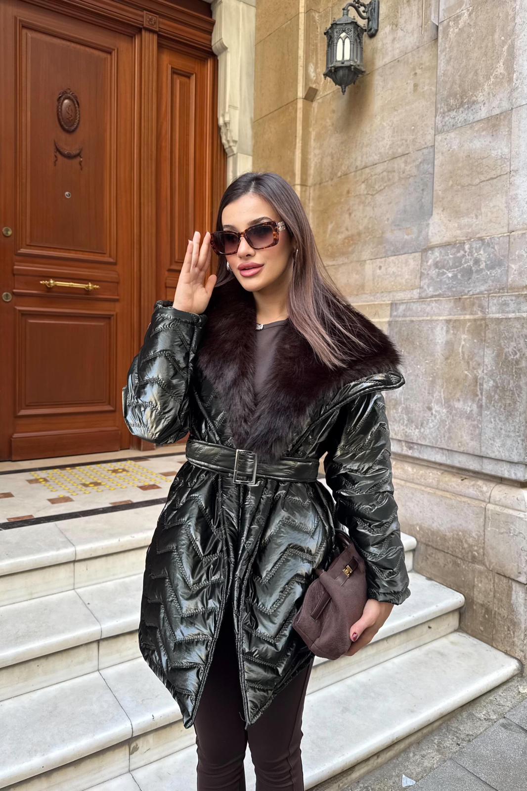 Kürk Yaka Kemerli Mont