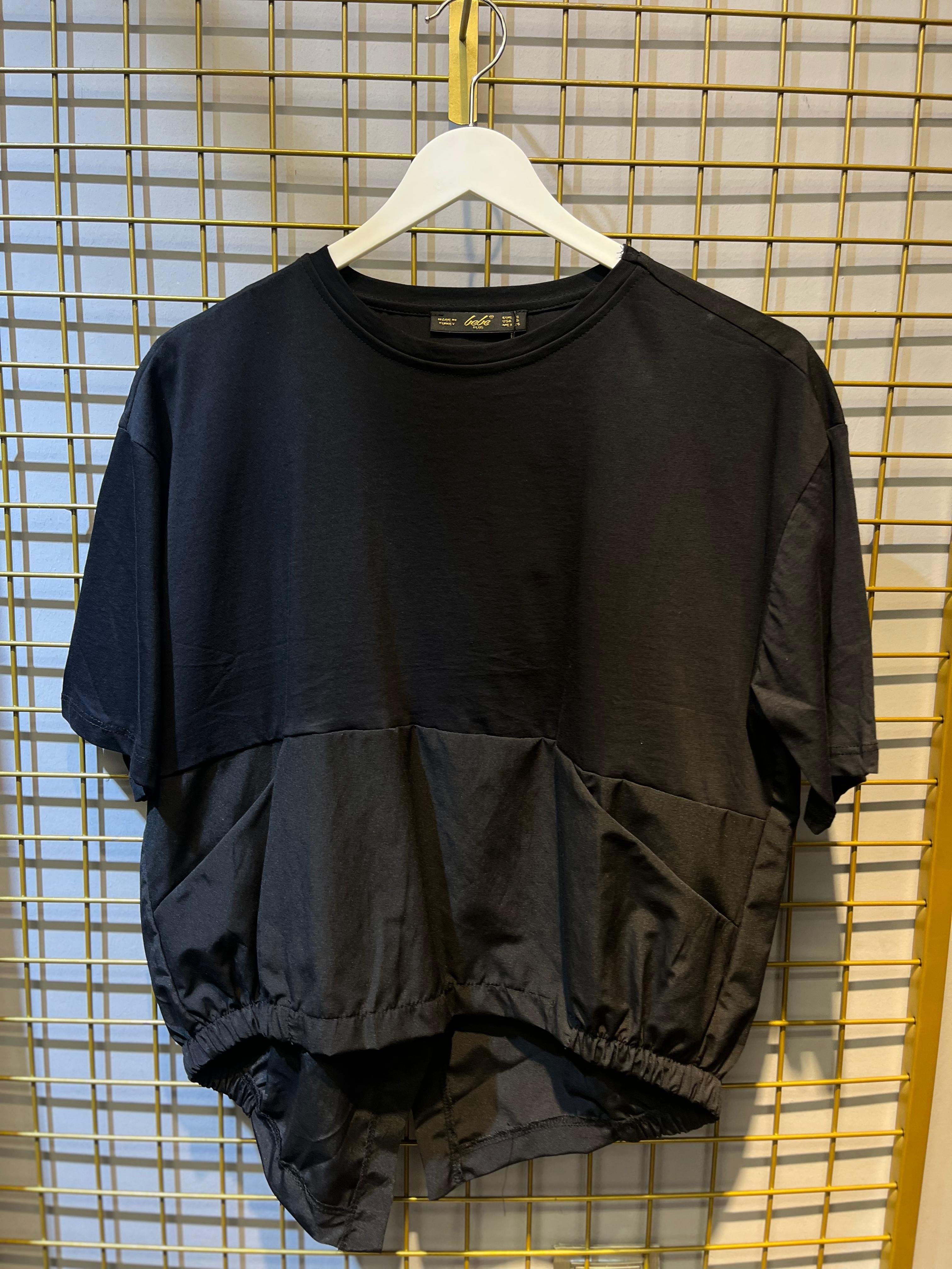 Düğme Detaylı Asimetrik Tshirt