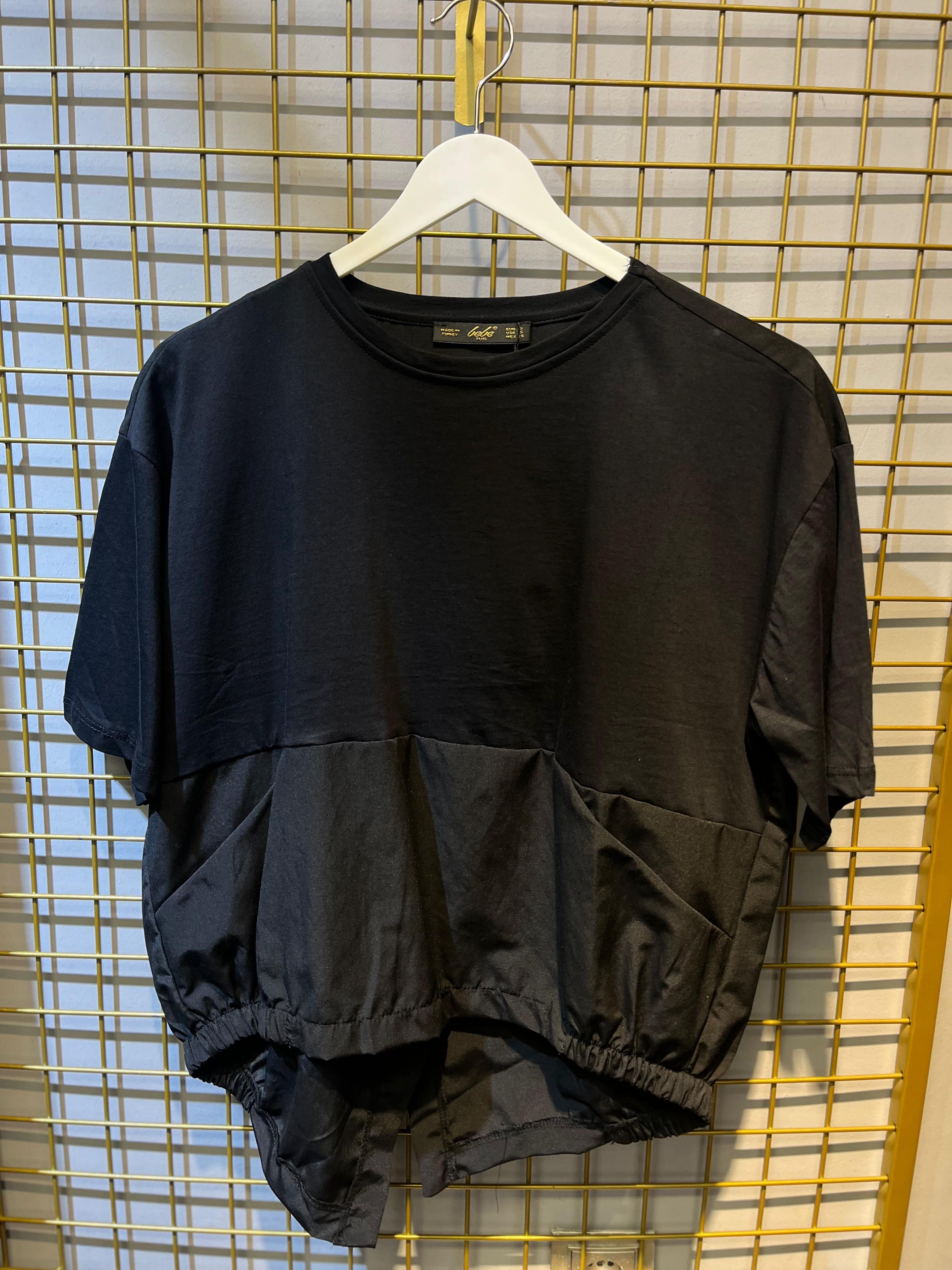 Düğme Detaylı Asimetrik Tshirt