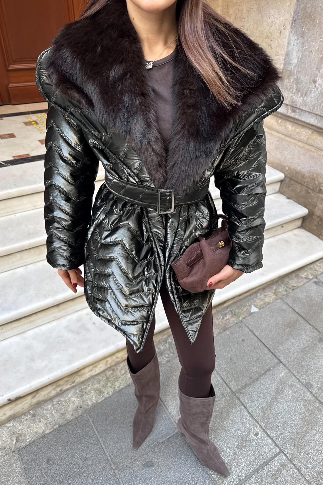 Kürk Yaka Kemerli Mont