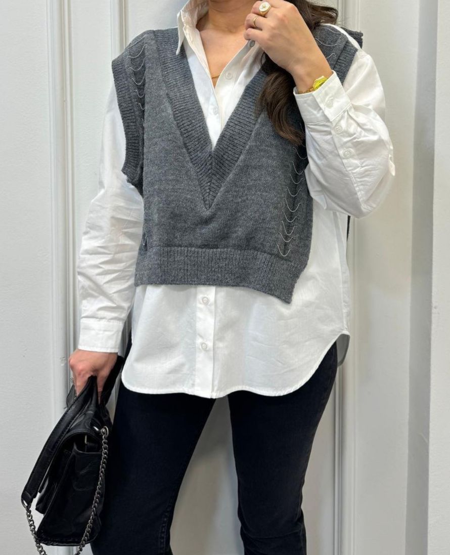 Süveterli Zincir Detaylı Poplin Gömlek