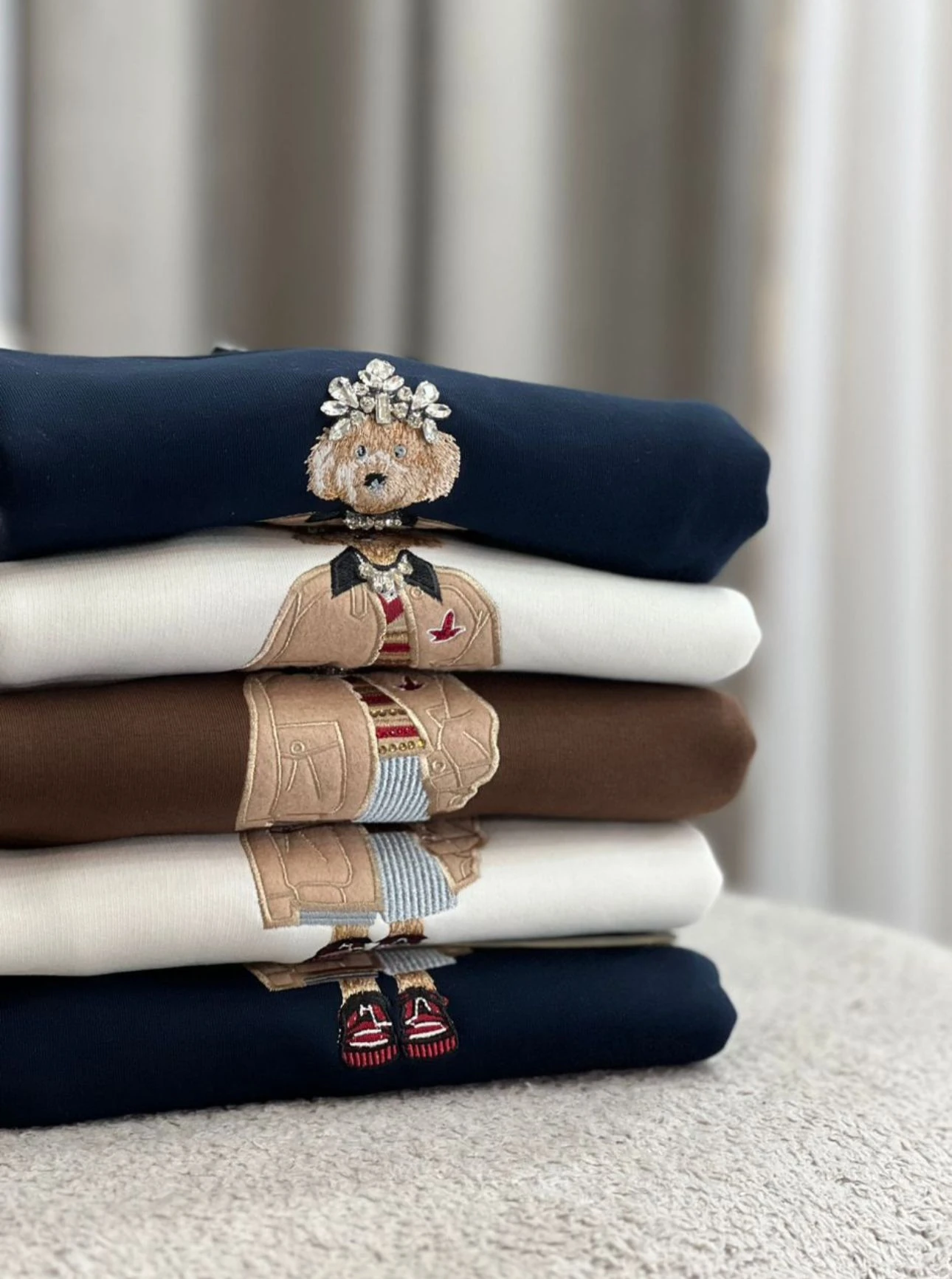 Bymn Taşlı Köpek Sweatshirt