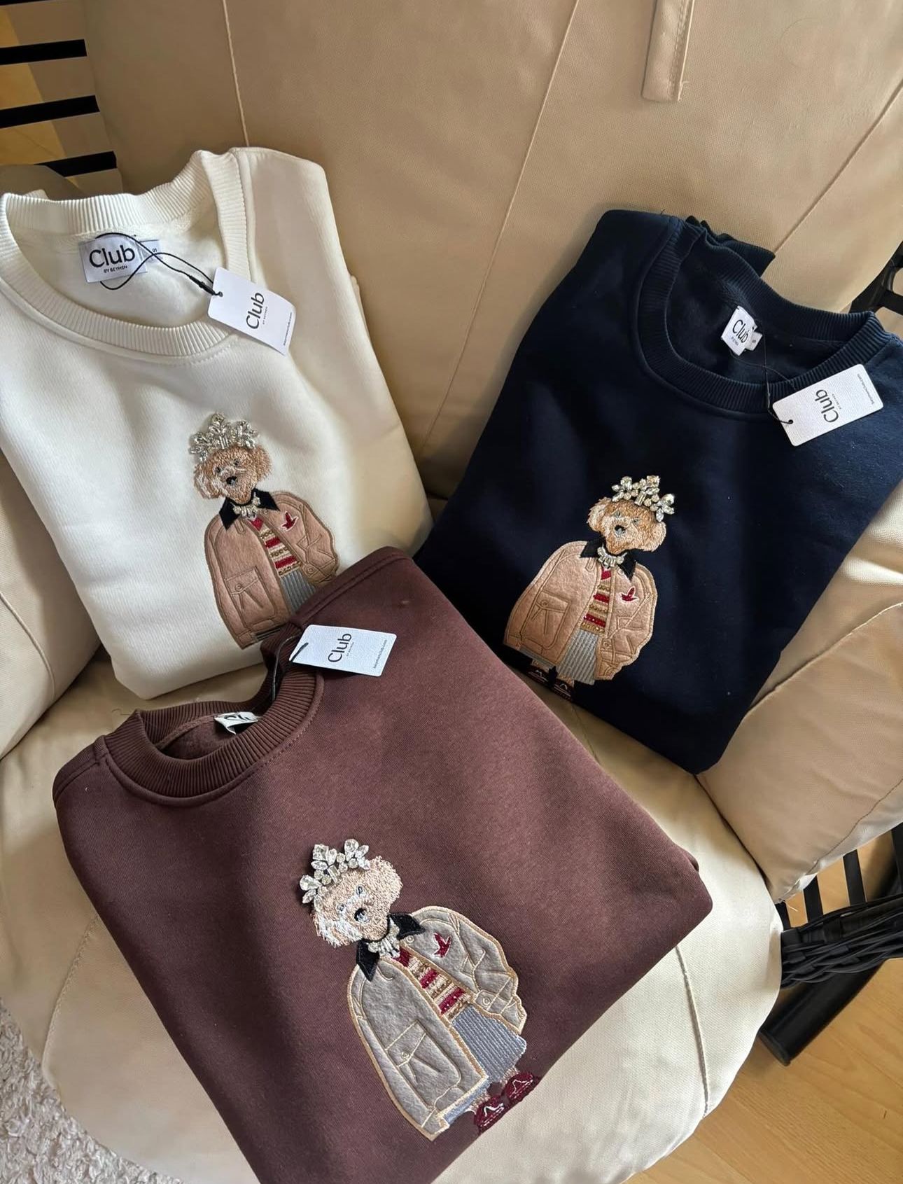 Bymn Taşlı Köpek Sweatshirt