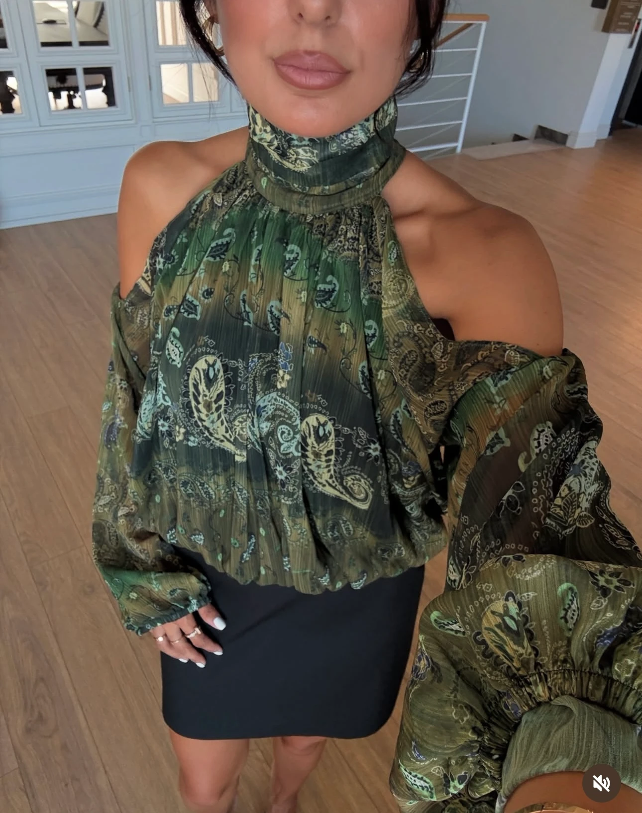 Omuz Açık Belden Lastikli Şifon Gömlek