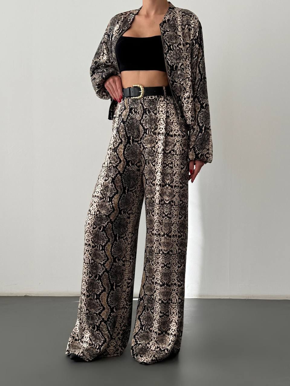Saten Kemer Detaylı Yılan Derisi Pantolon