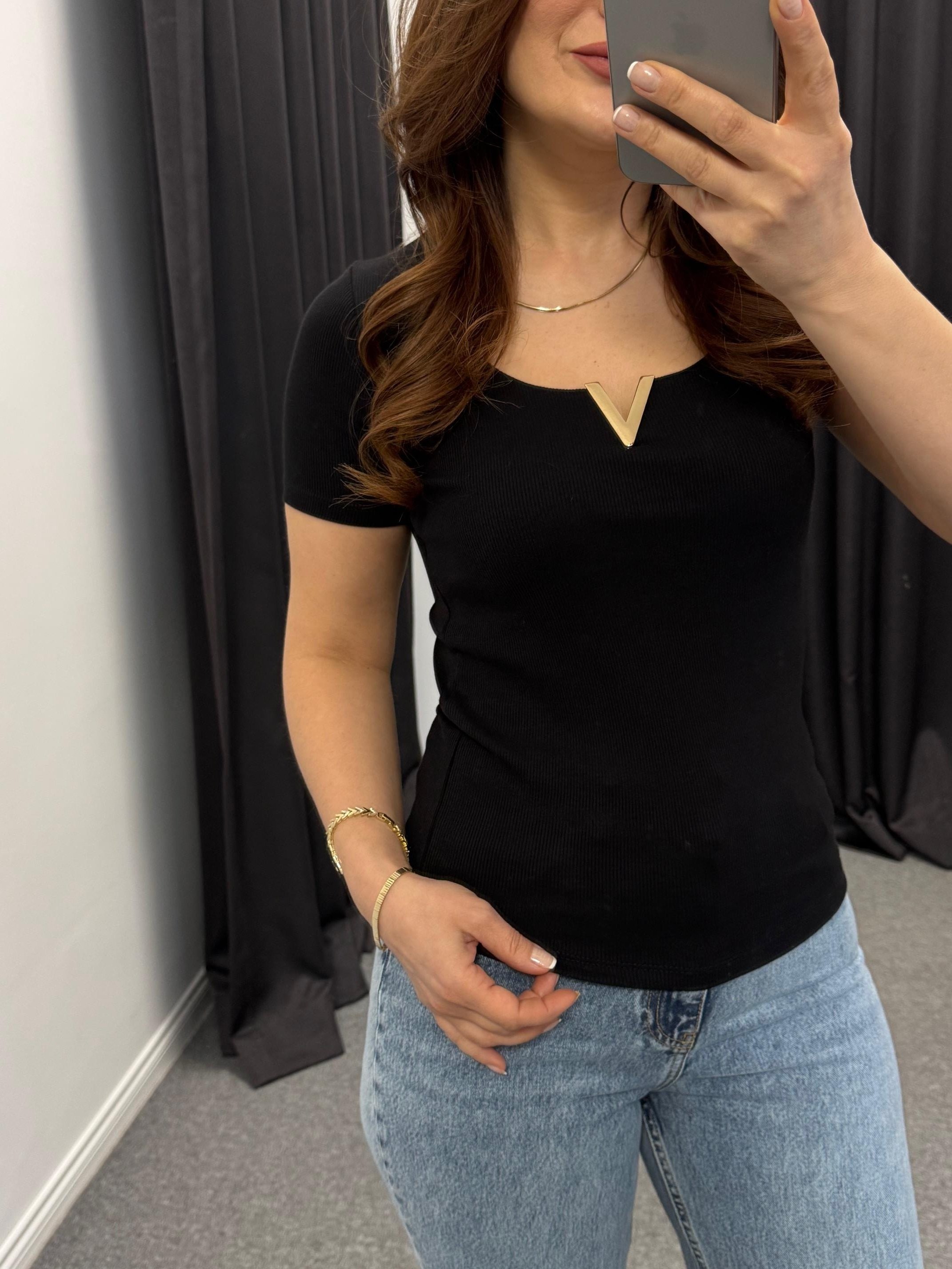 V Gold Detay T-shirt