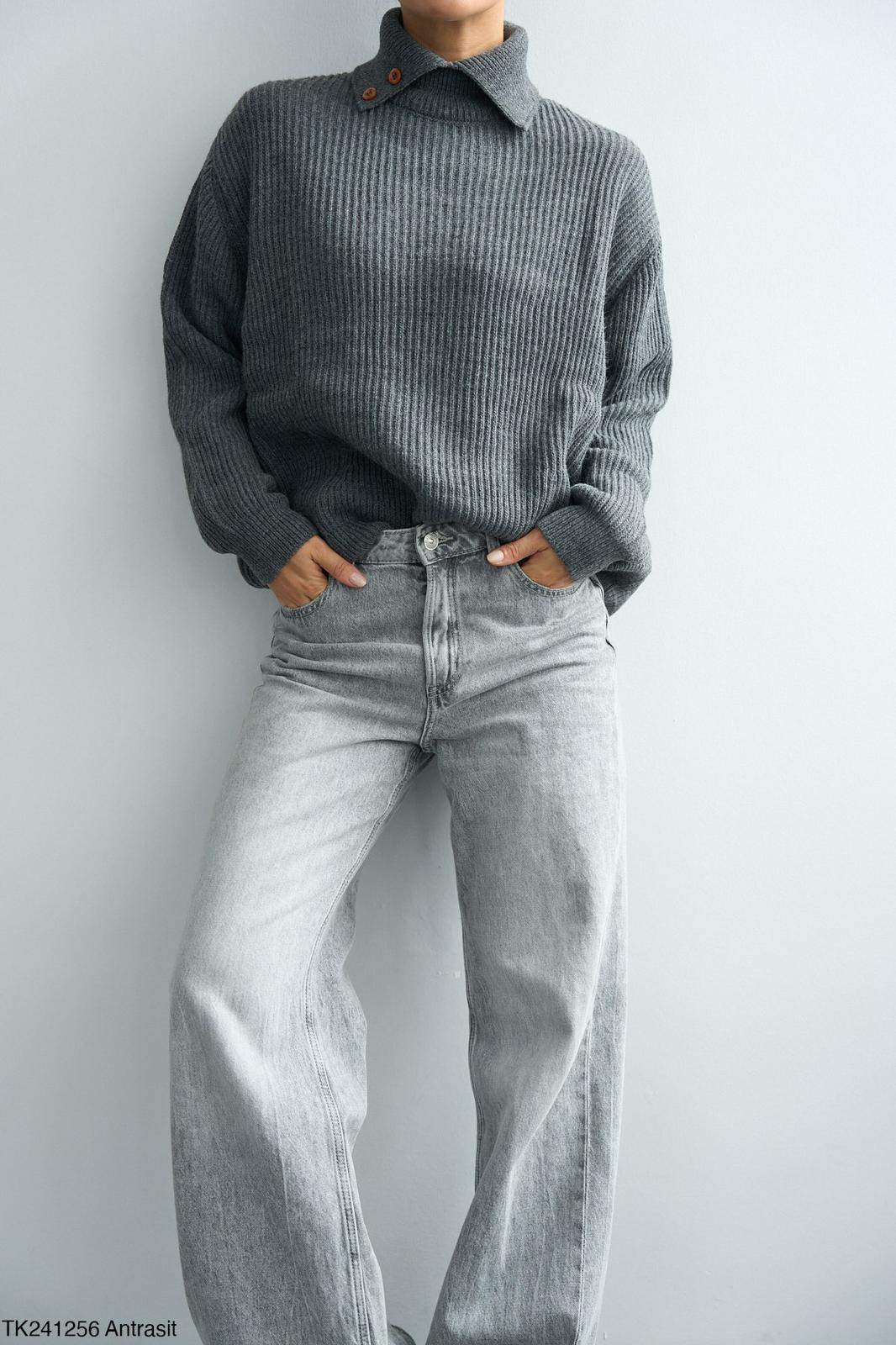 Mendil Yaka Düğmeli Triko Bluz