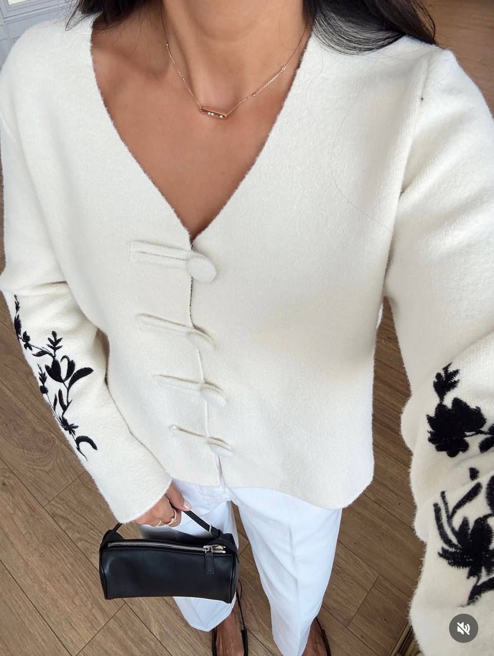 Kol Nakışlı Angora Düğmeli Ceket