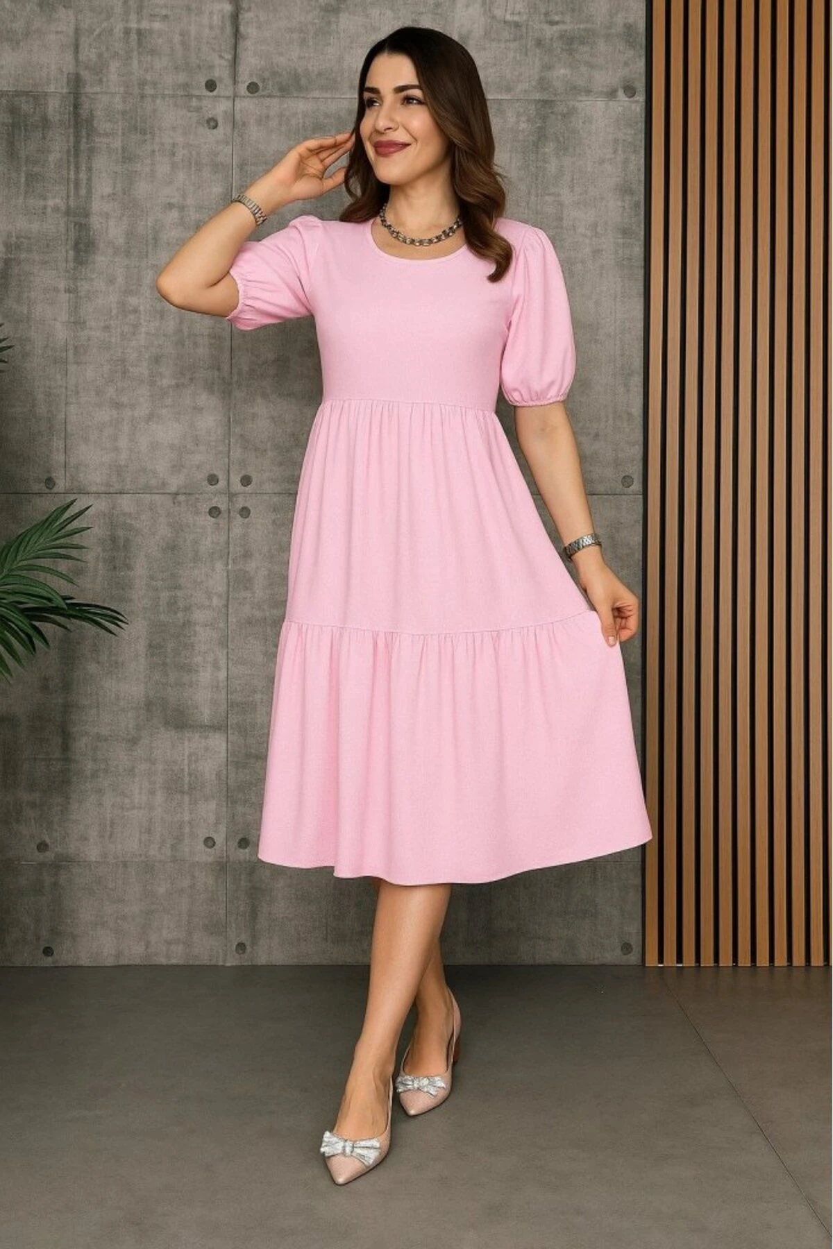 eyesof Kadın Kısa Kollu Yakası Açık Katlı Bürümcük Balon Elbise