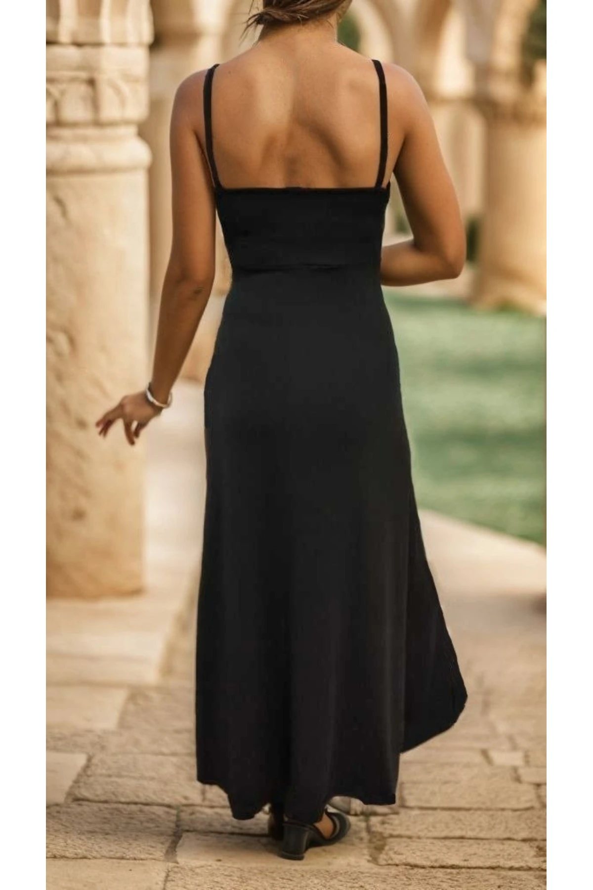 Evyora Kadın Ip Askılı Dekolteli Yırtmaç Detay Krep Elbise