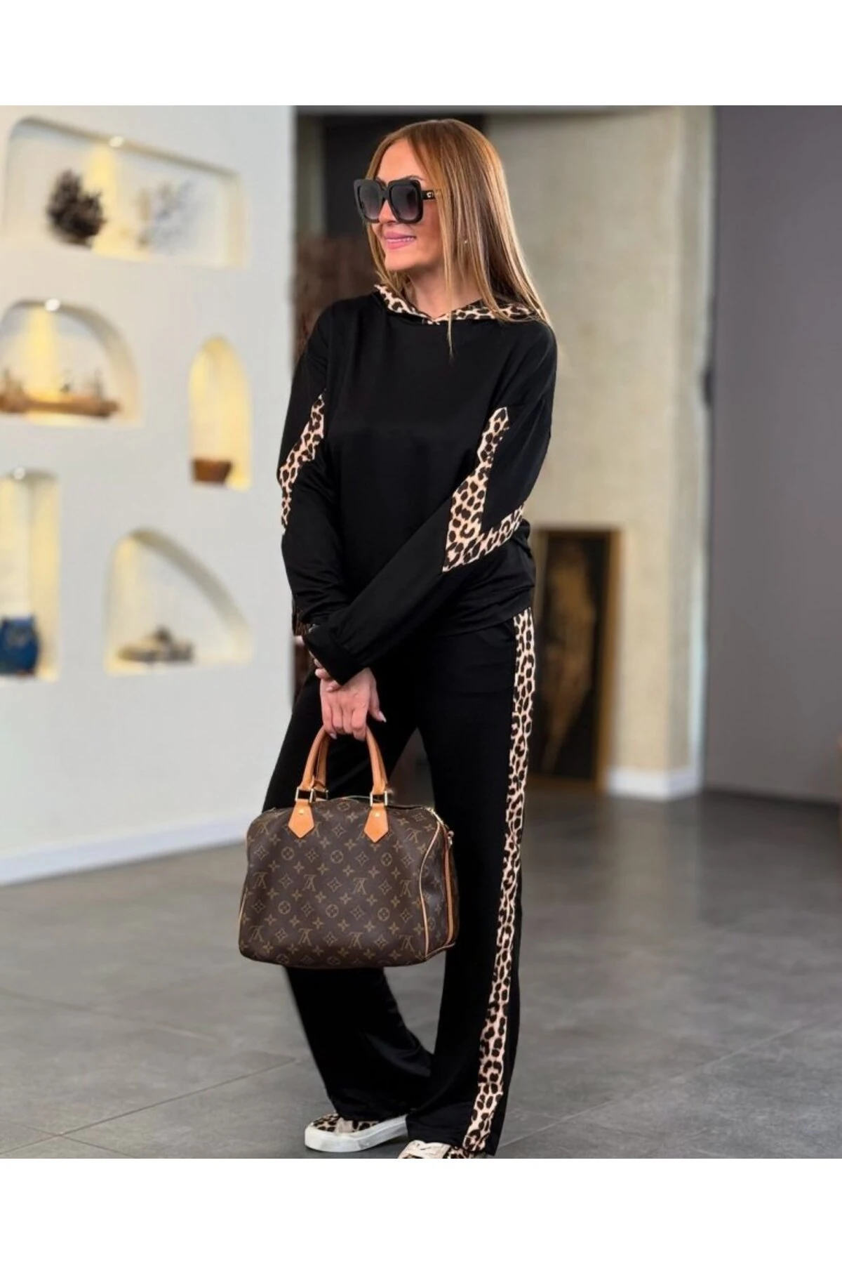 cottonLab Kadın Kapüşonlu Leopar Detay Sweat Ve Yüksek Bel Yanları Leopar şeritli Bol Paça Pantolon