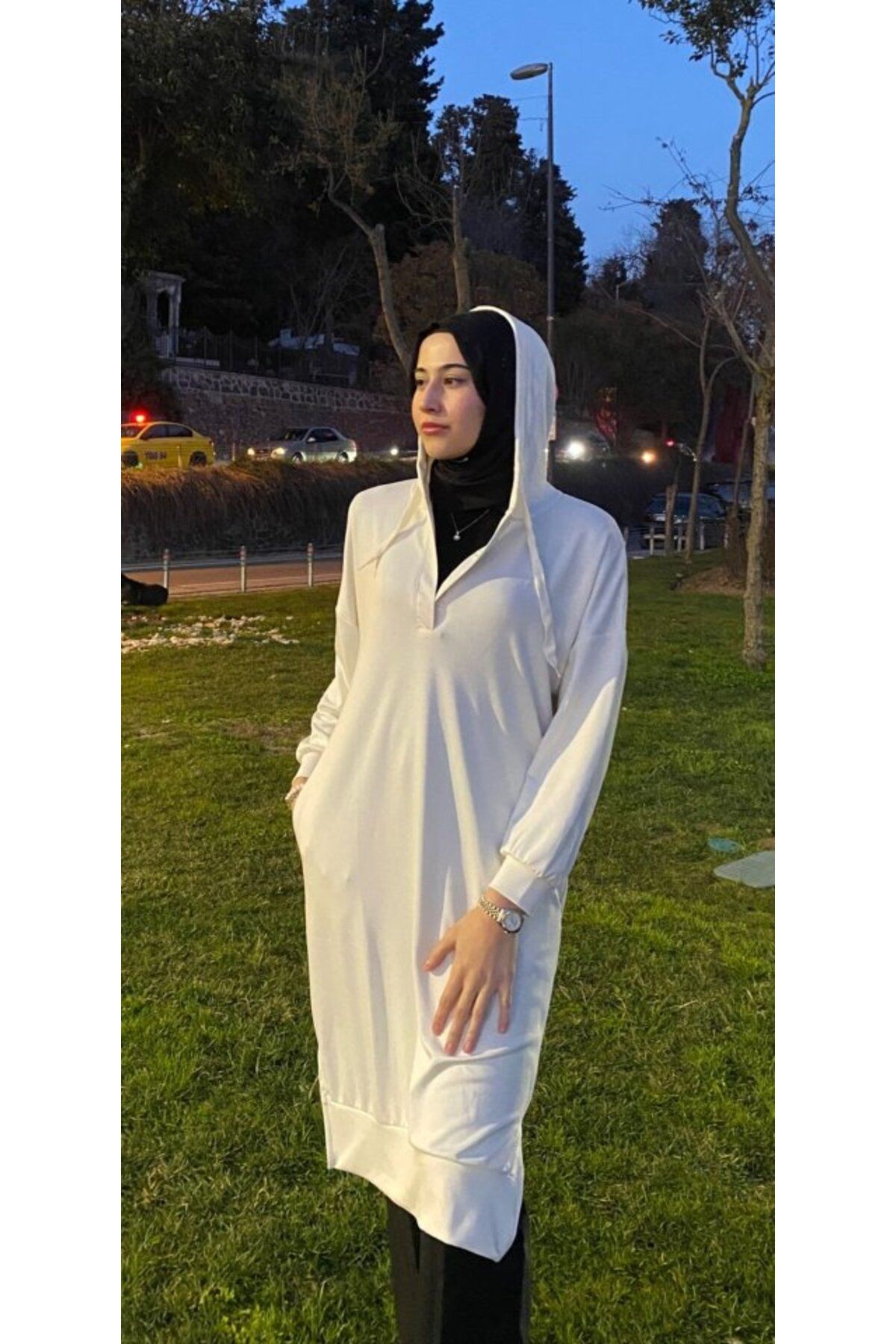 Kadın Uzun Kollu Kapüşonlu Yakası Açık Modal Elbise