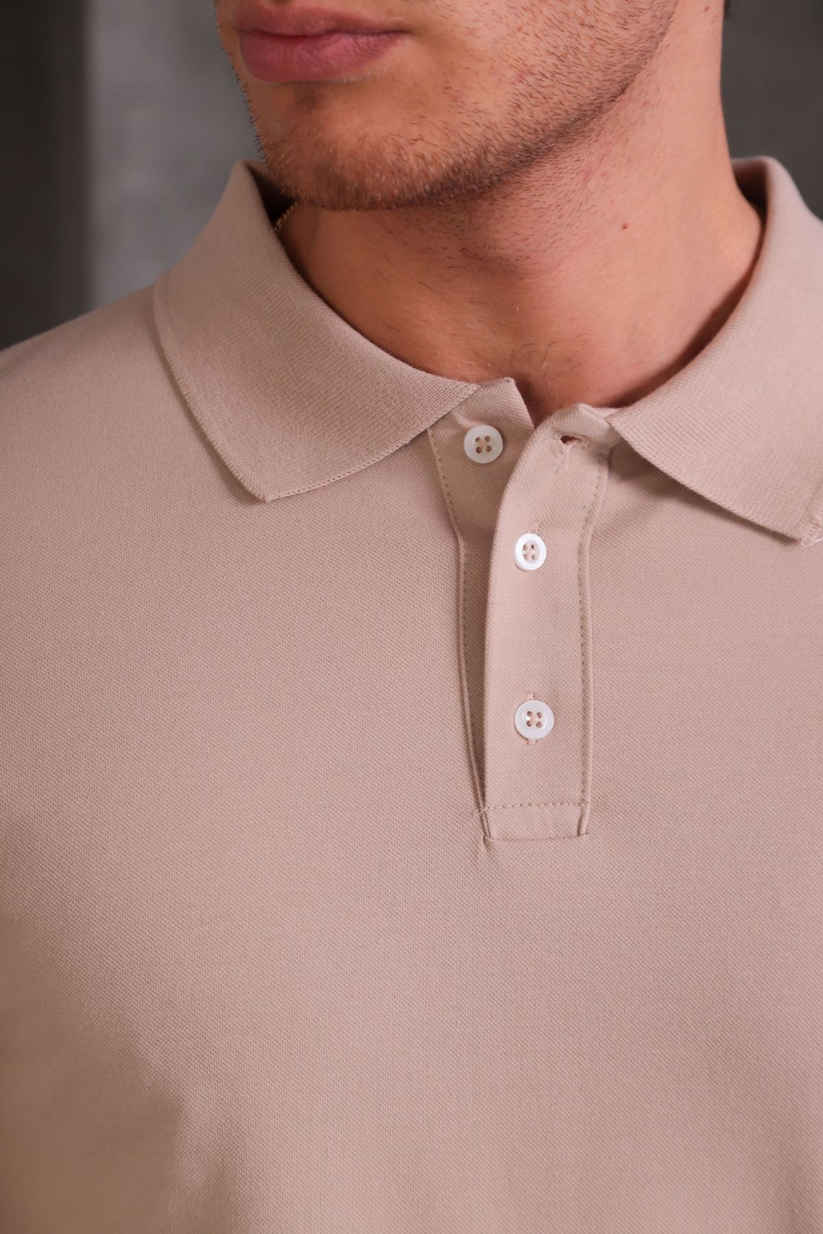 Erkek Dar Kesim Slim Fit Pamuklu Yumuşak Doku Nefes Alan Kumaş Kıvrılmaz Yaka Bej Polo Yaka Tişört