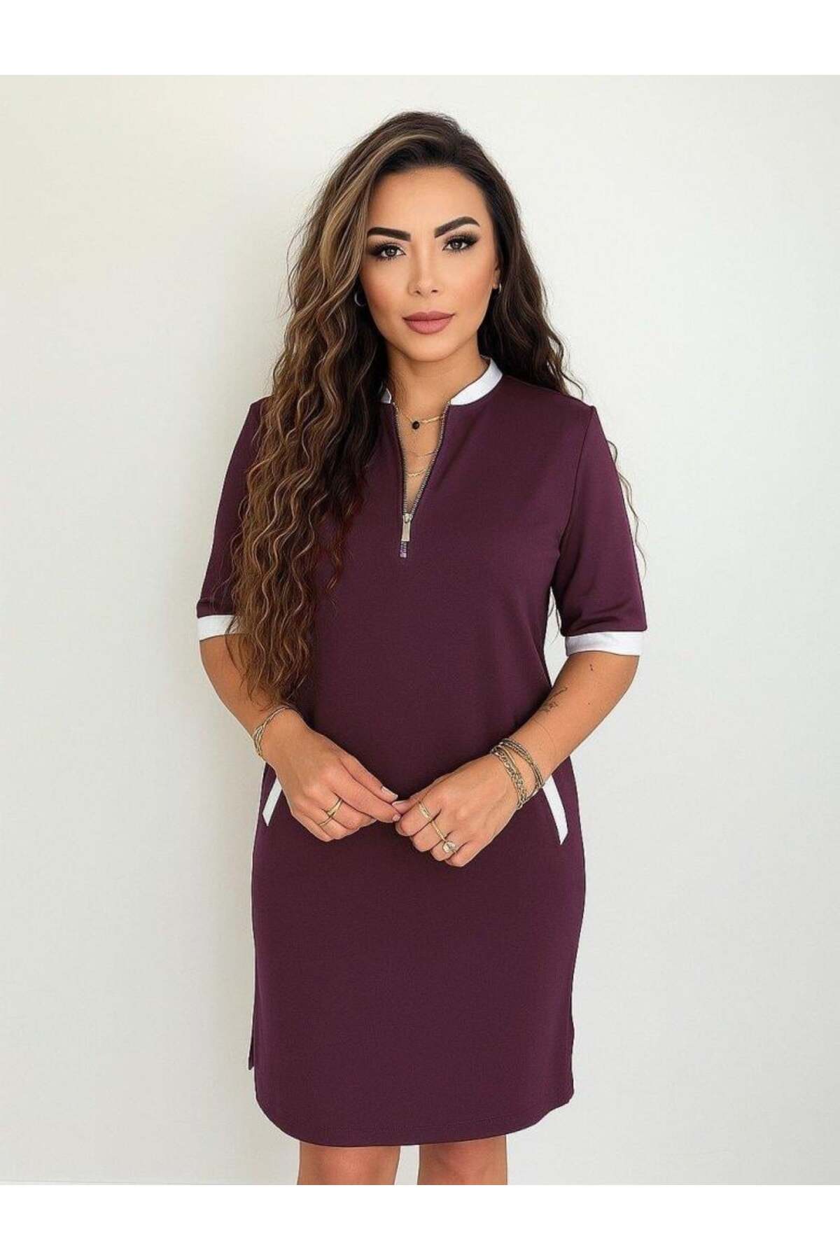 Kadın Kısa Kollu Yakadan Fermuarlı Cepli Yandan Yırtmaçlı Viskon Elbise