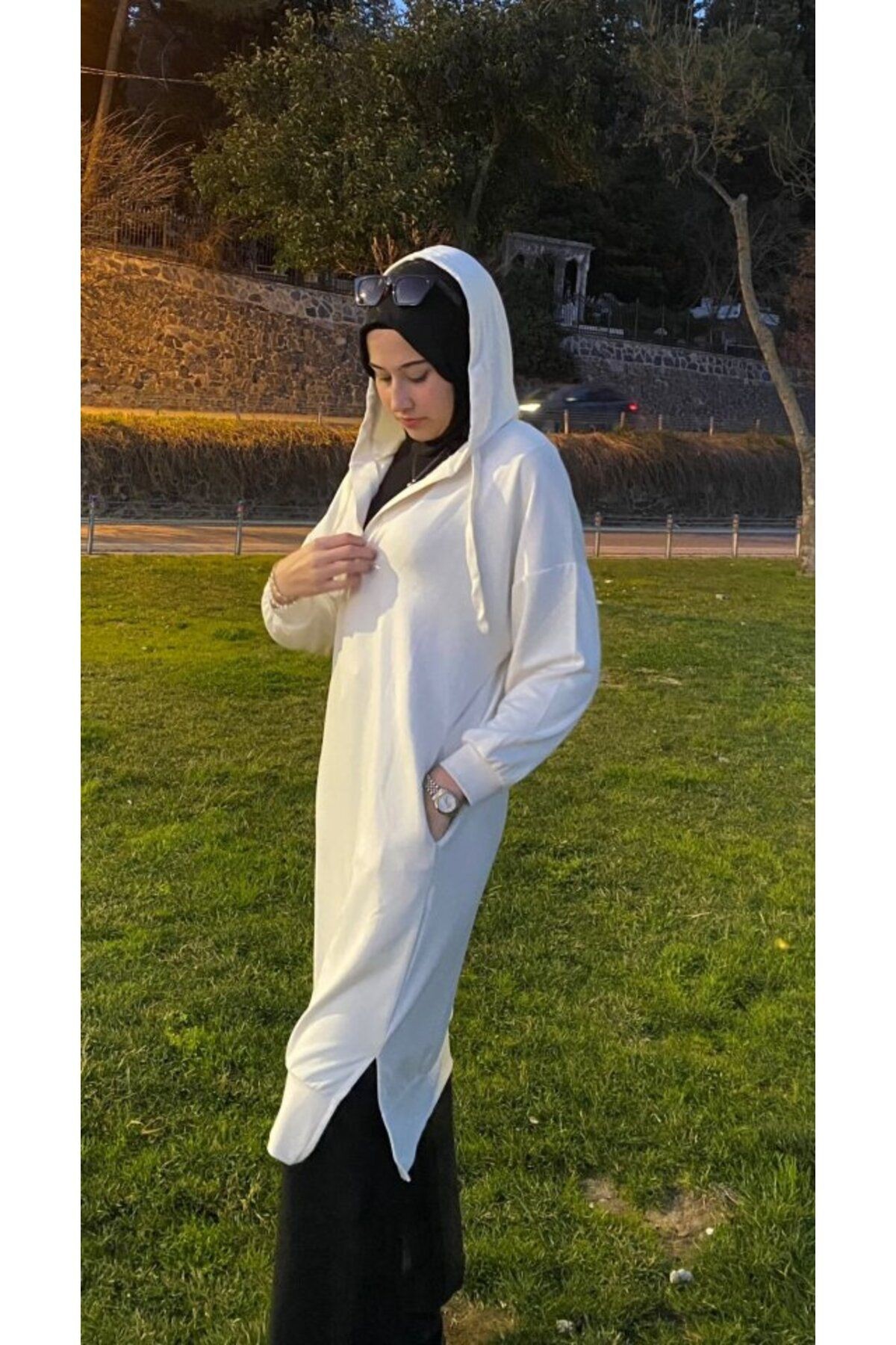 Kadın Uzun Kollu Kapüşonlu Yakası Açık Modal Elbise
