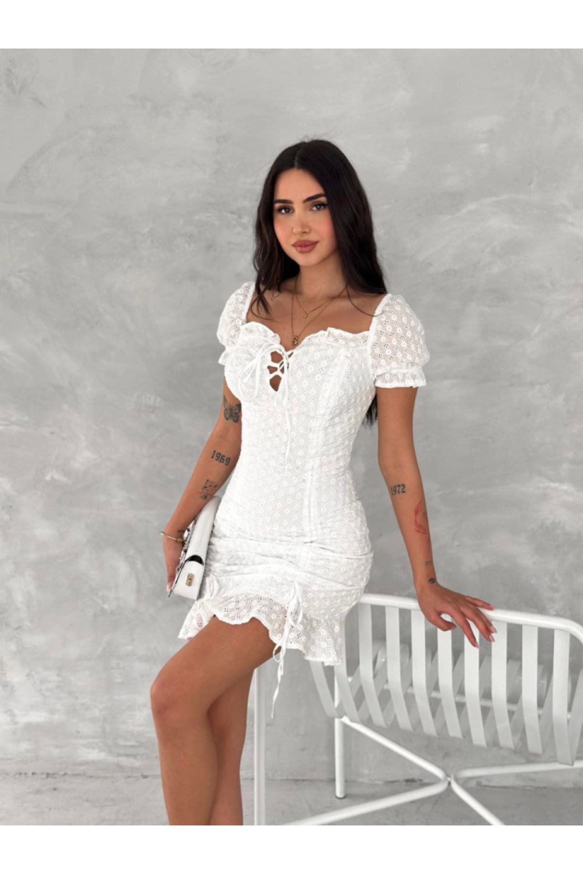 Göğüs Bağlamalı Mini Elbise - Beyaz