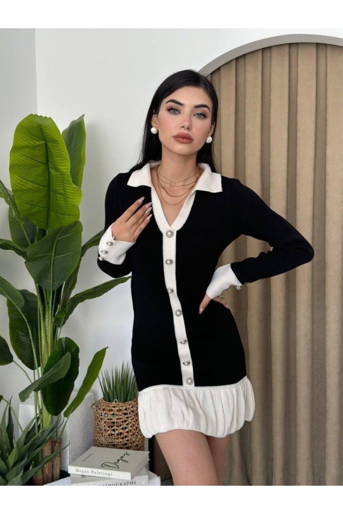 İnci Düğmeli Mini Elbise