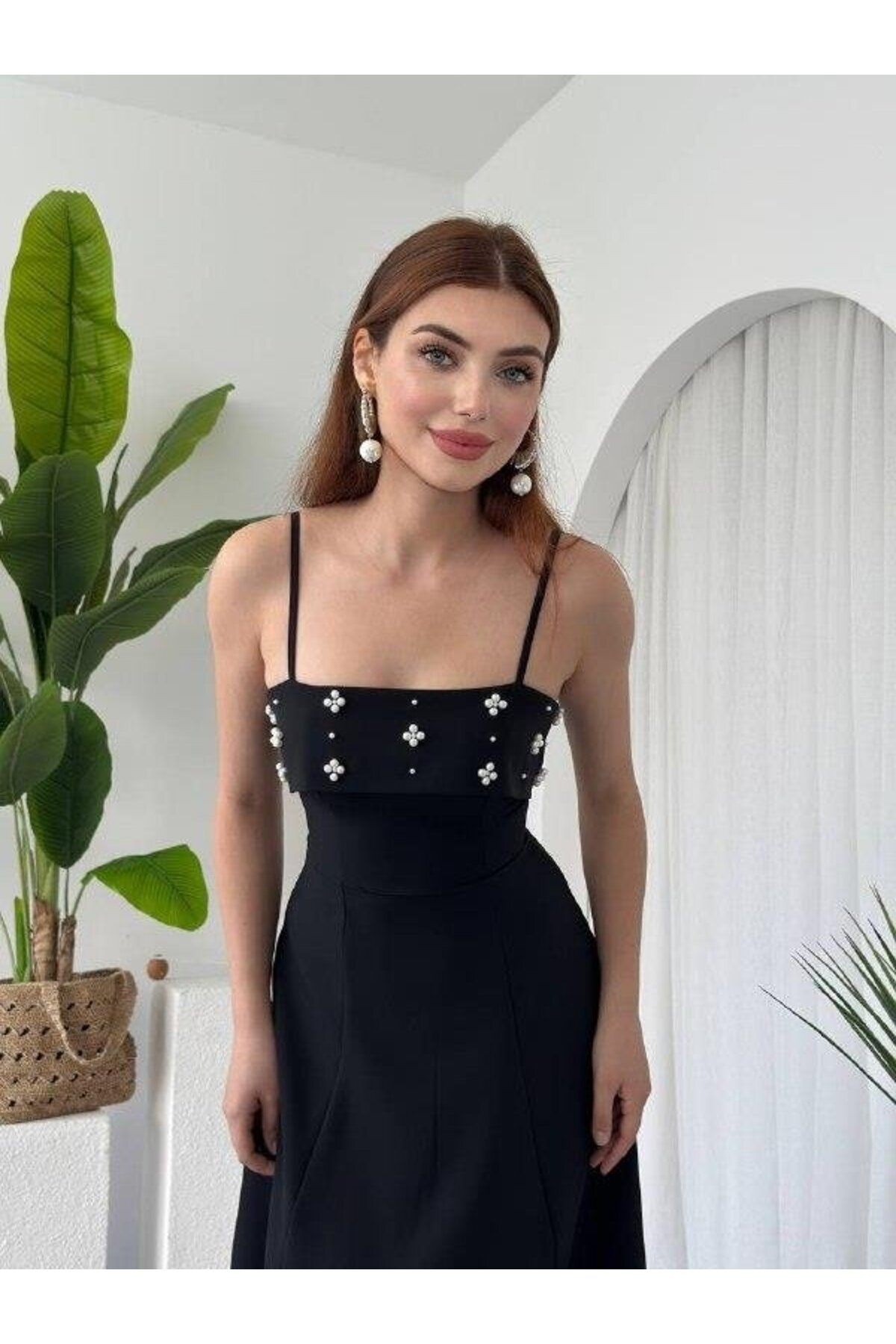 Taş Detaylı Elbise