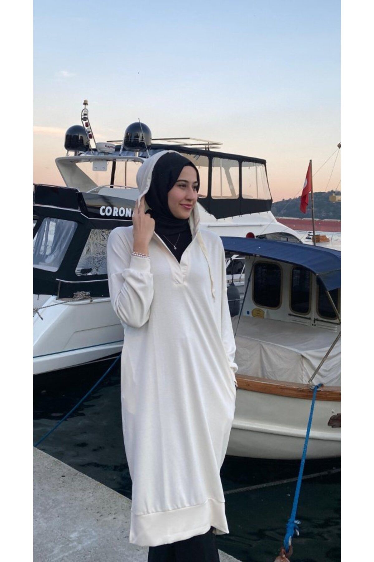 Kadın Uzun Kollu Kapüşonlu Yakası Açık Modal Elbise