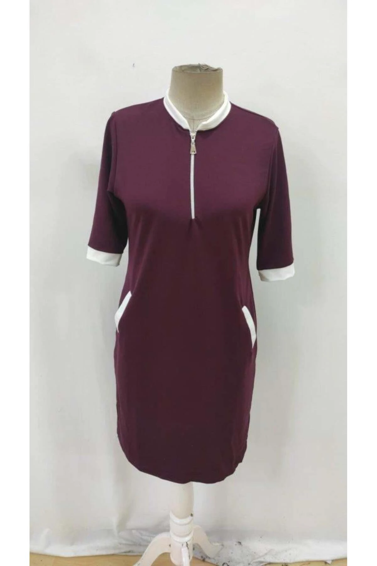 Kadın Kısa Kollu Yakadan Fermuarlı Cepli Yandan Yırtmaçlı Viskon Elbise