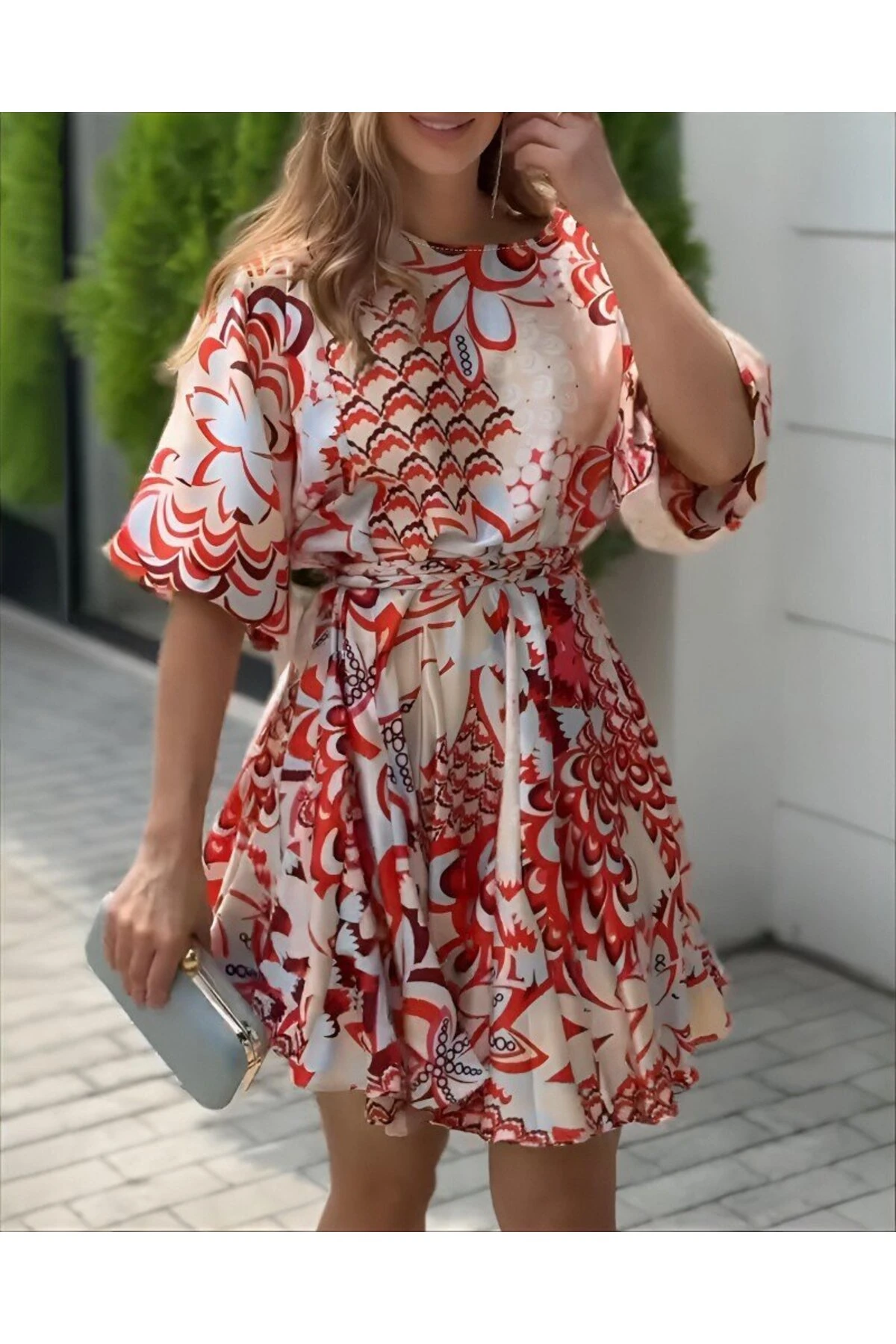 Kadın Kısa Balon Kollu Yuvarlak Yakalı Pileli Desenli Mini Elbise