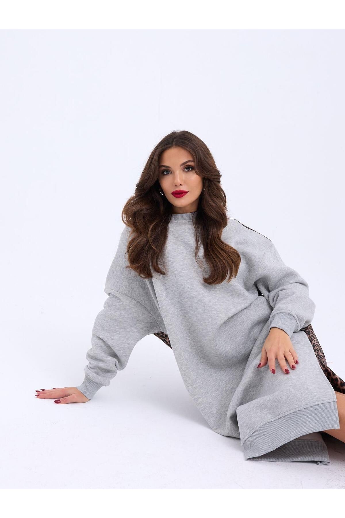Sırtı Leopar Desenli Sweat Elbise