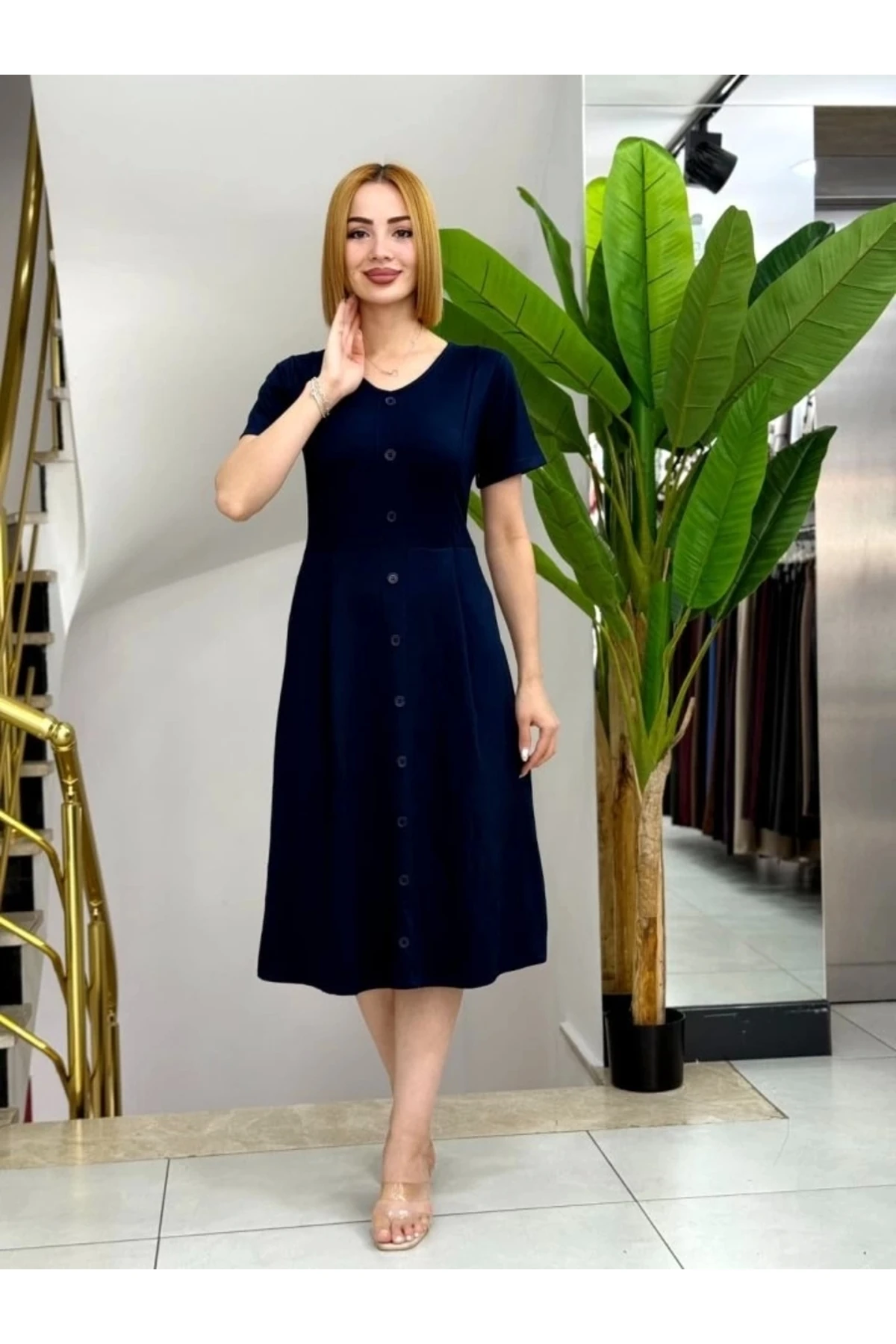 Kadın Kısa Kollu V Yakalı önden Düğmeli A Kesim Dokuma Elbise