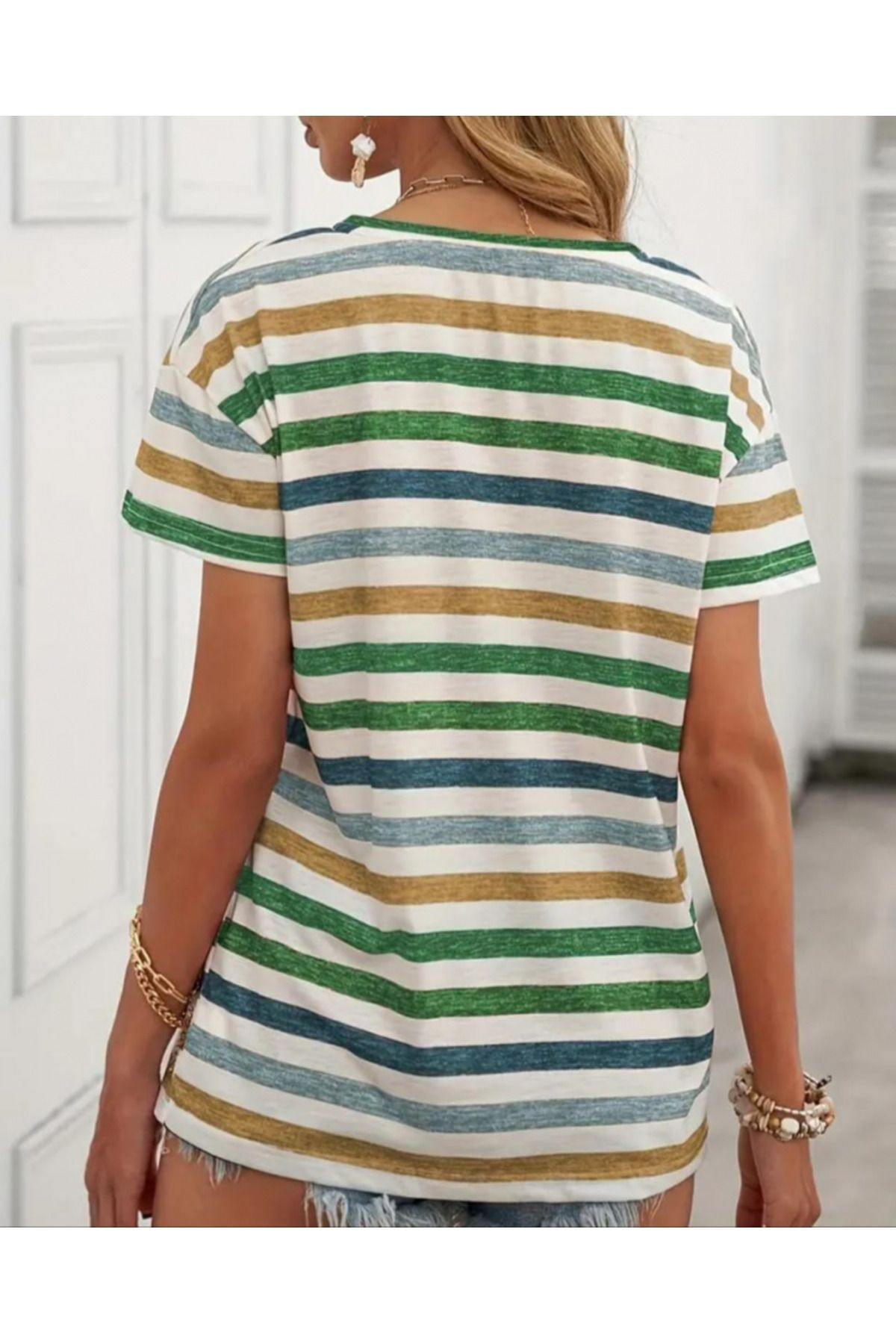 Kadın Kısa Kollu V Yaka çizgili Süprem T-shirt