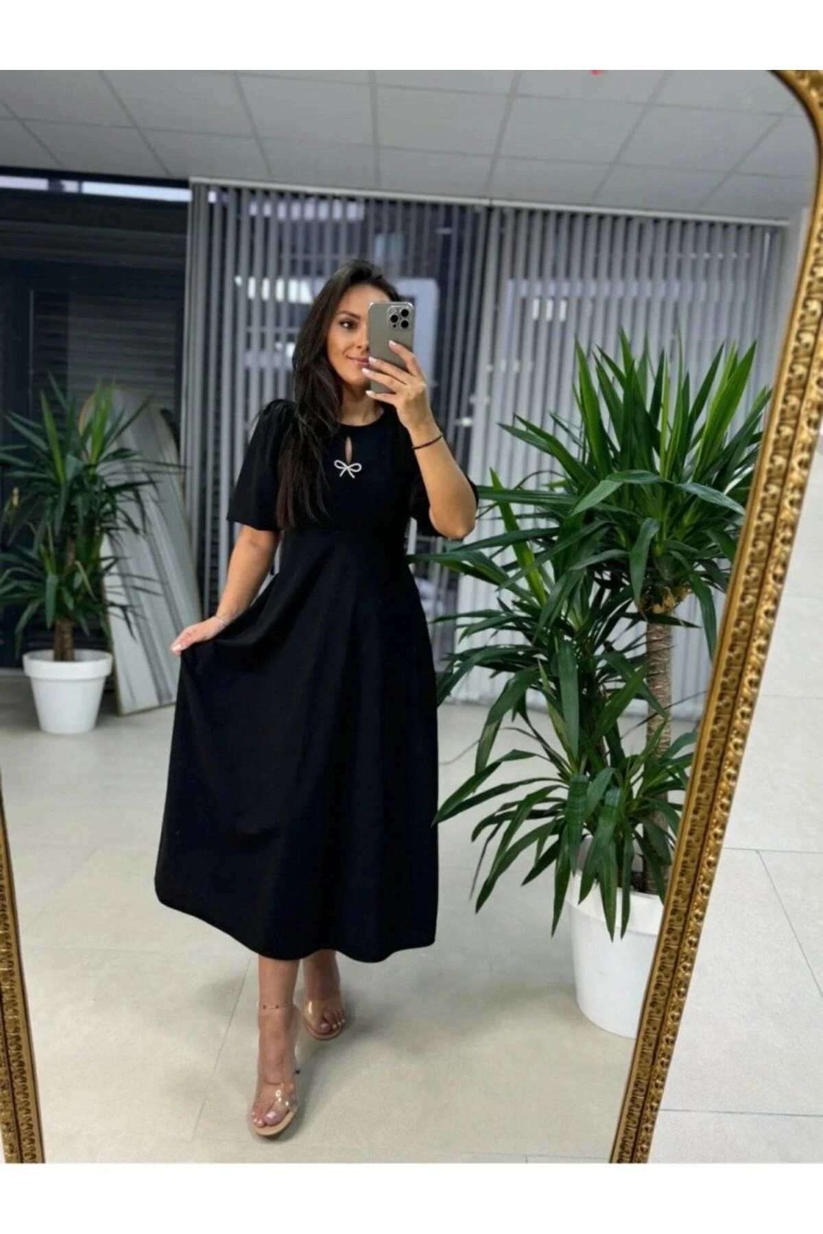 Kadın Kısa Kollu Bisiklet Yaka Fiyonk Broşlu Midi Janjan Krep Elbise