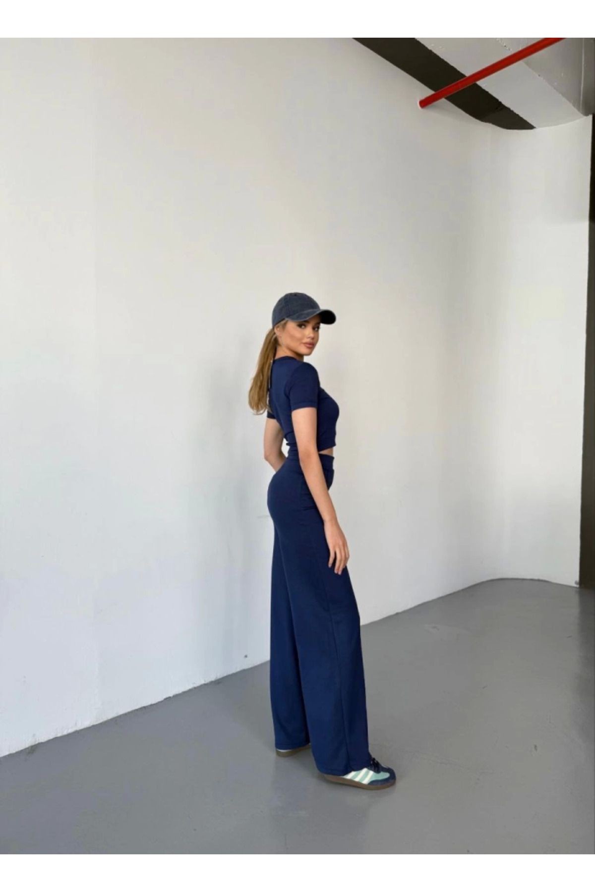 Modal Yumuşak Dokulu Kumaş Kısa Kollu Crop Rahat Pantalon Ikili Takım - Lacivert