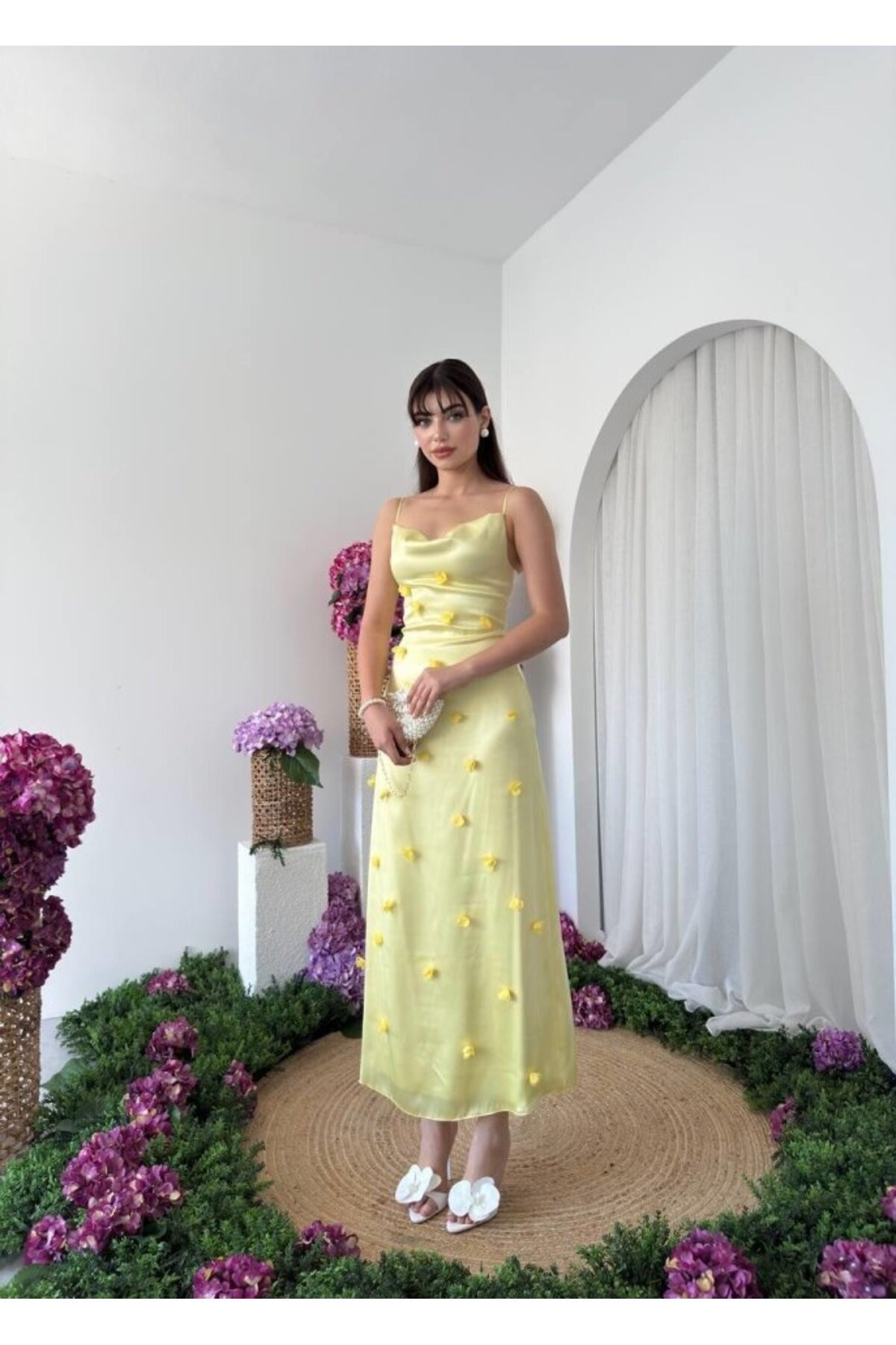 Dora Çiçek Detaylı Elbise