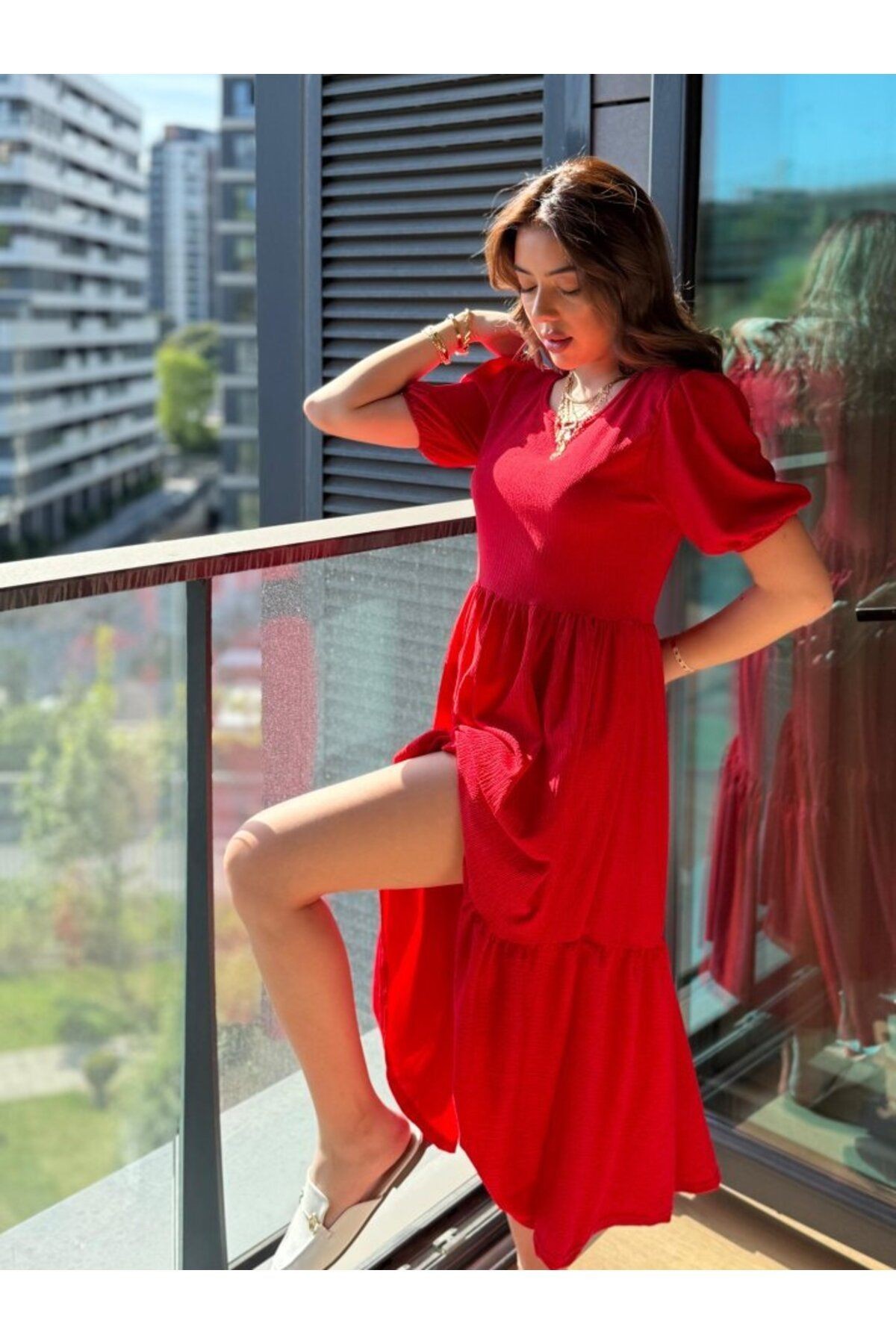 Kadın Kısa Kollu Yakası Açık Katlı Bürümcük Balon Elbise - 2XL-3XL - Kırmızı