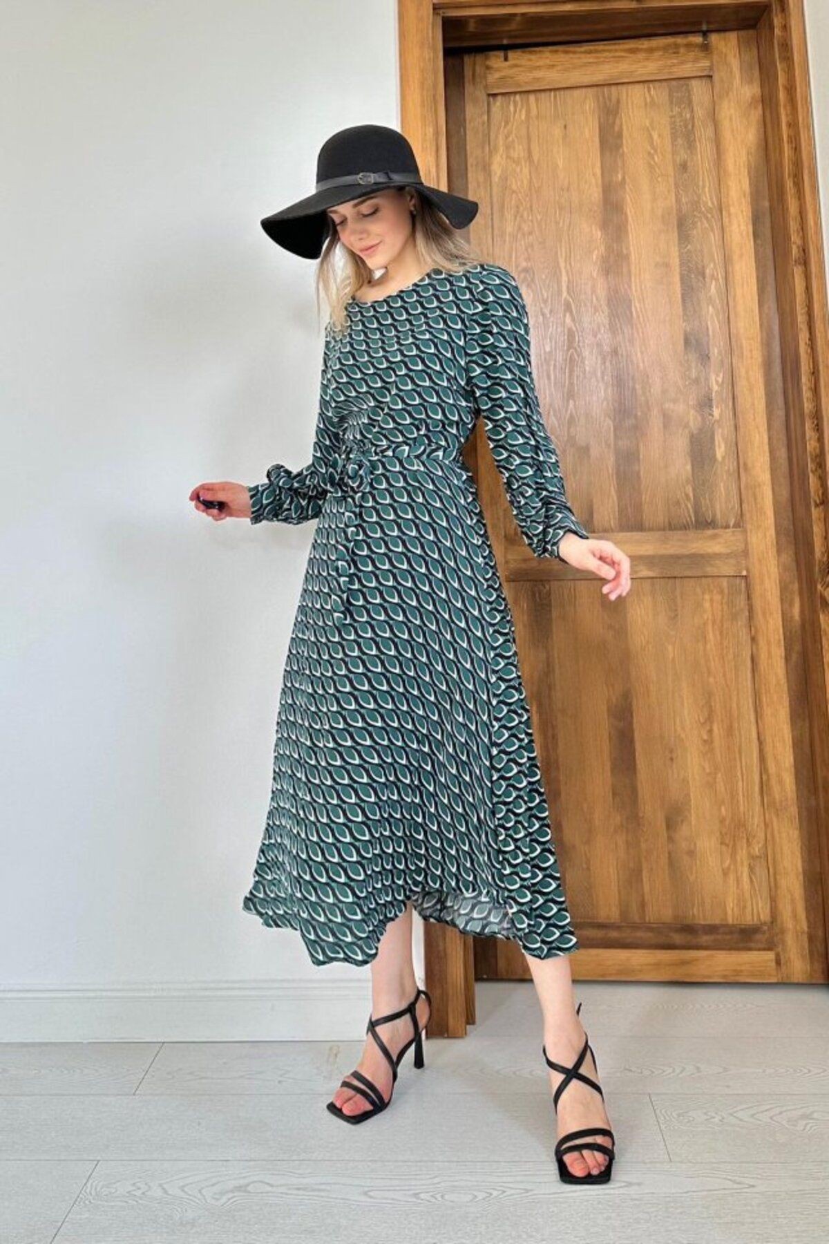 Fashion`S Desenli Dökümlü Desenli Elbise