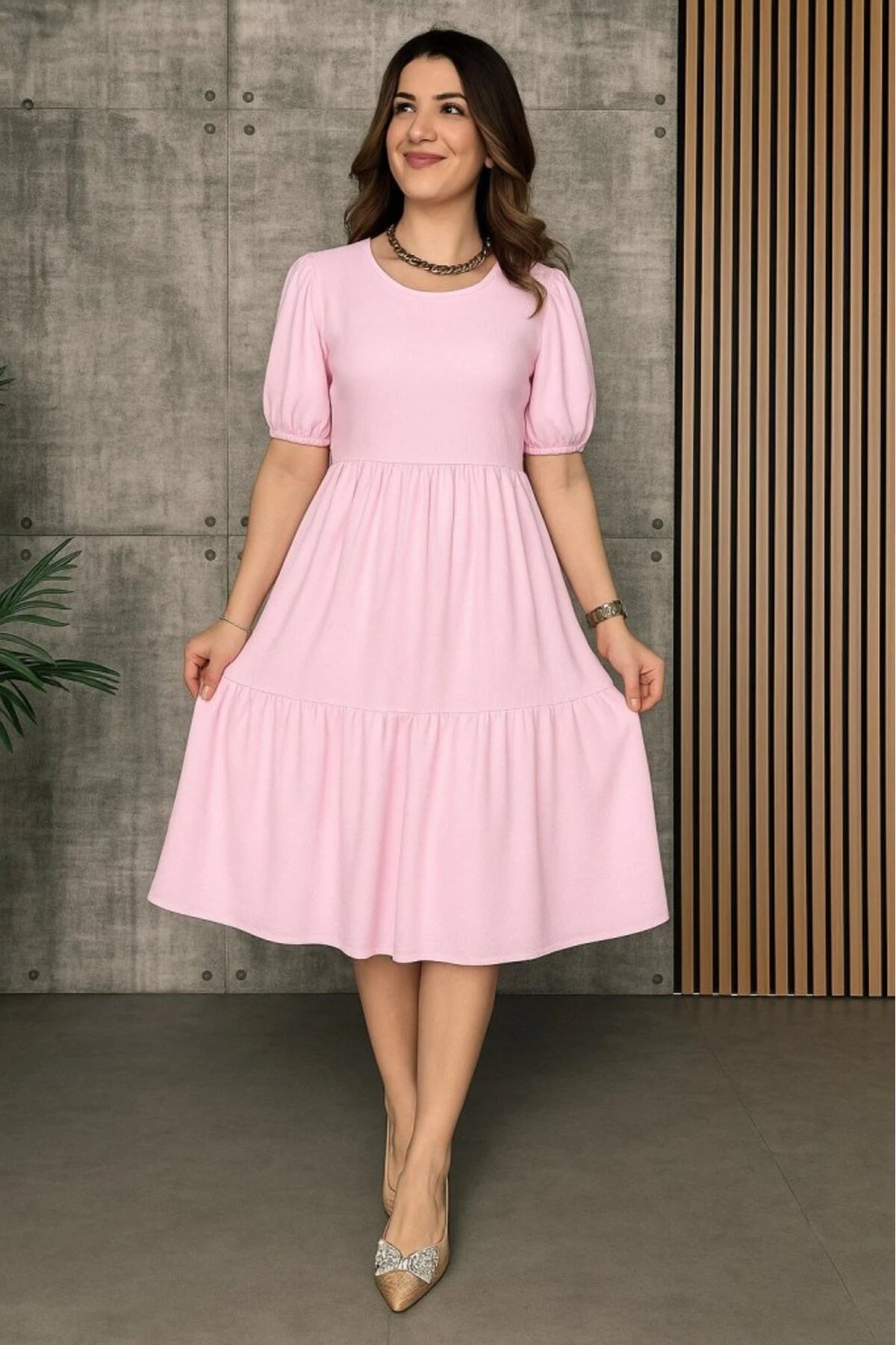 eyesof Kadın Kısa Kollu Yakası Açık Katlı Bürümcük Balon Elbise