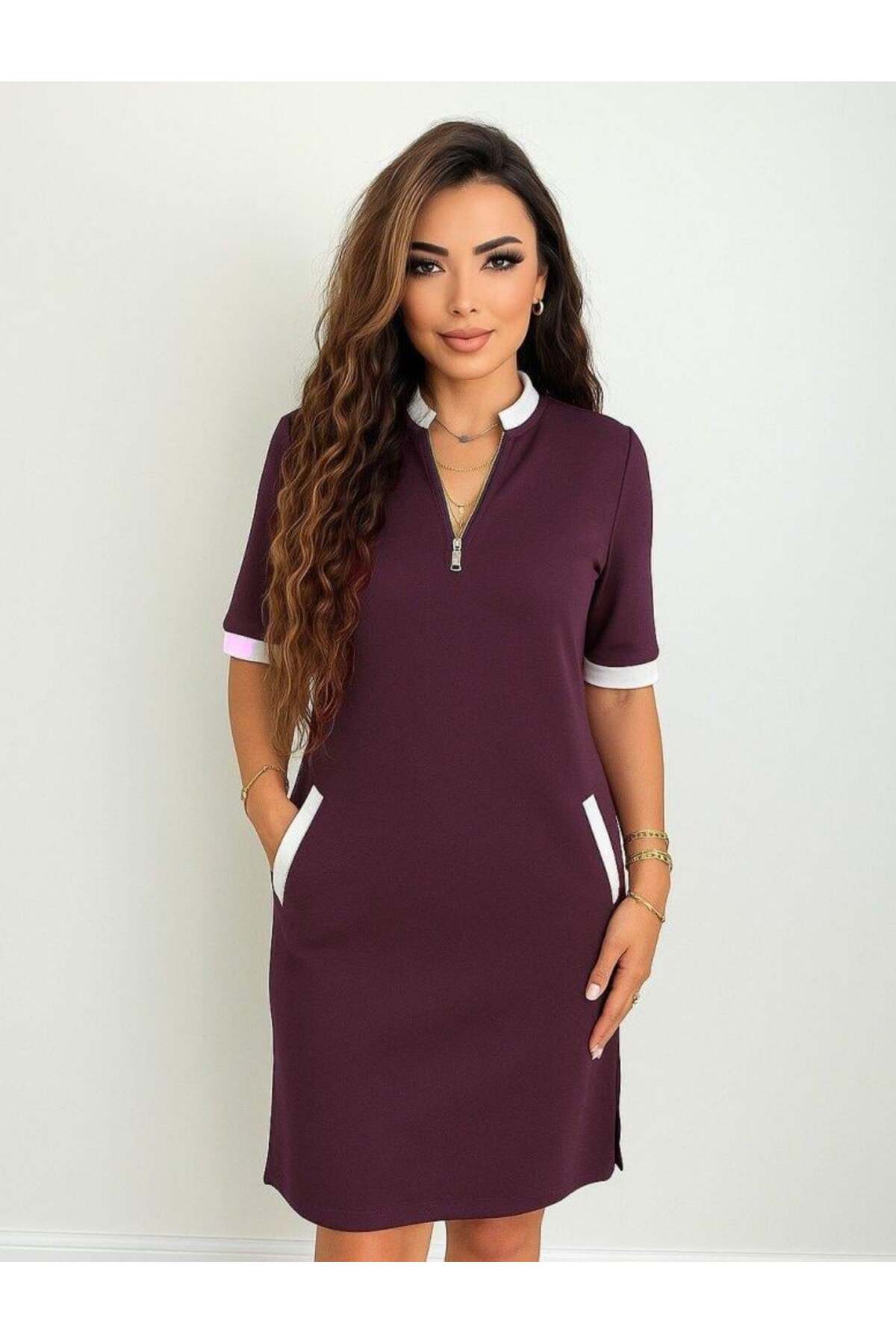 Kadın Kısa Kollu Yakadan Fermuarlı Cepli Yandan Yırtmaçlı Viskon Elbise
