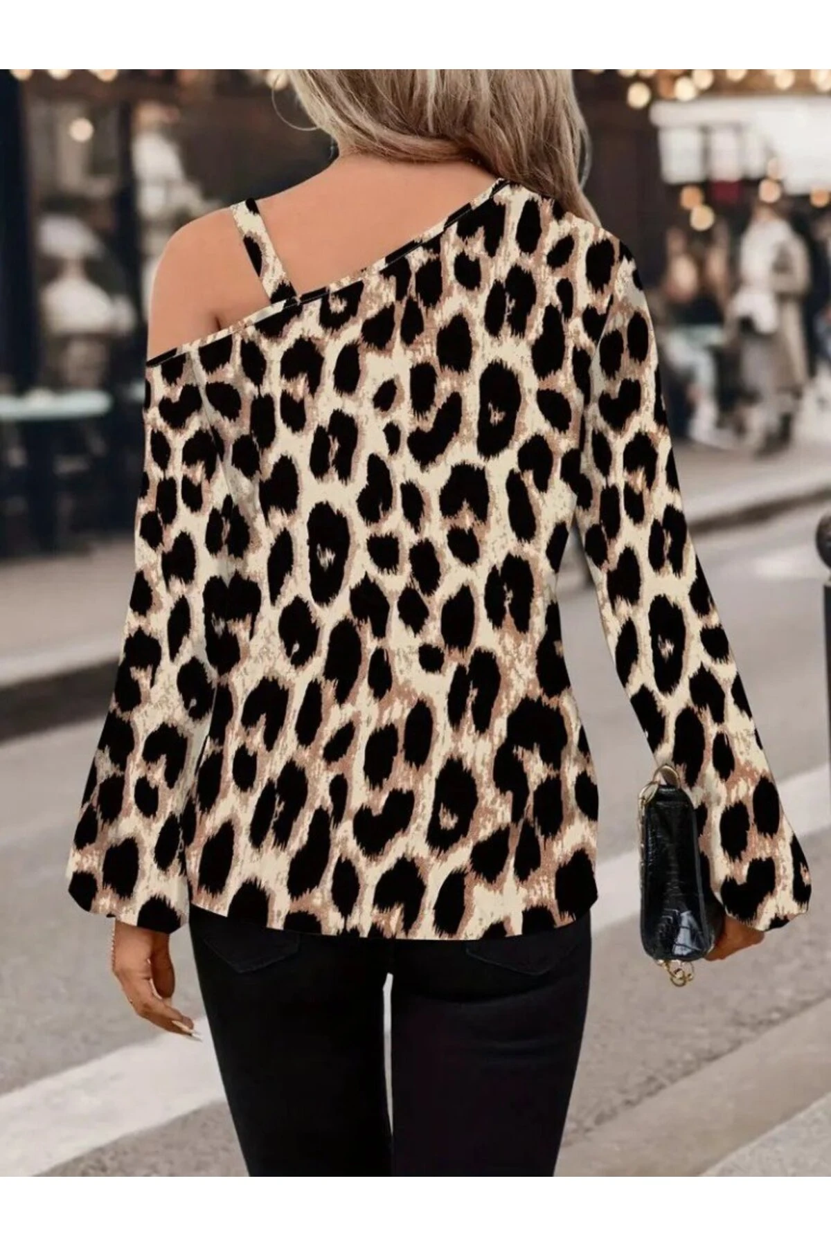 Kadın Uzun Kollu Tek Omuzu Açık Tokalı Leopar Desenli Modal Bluz