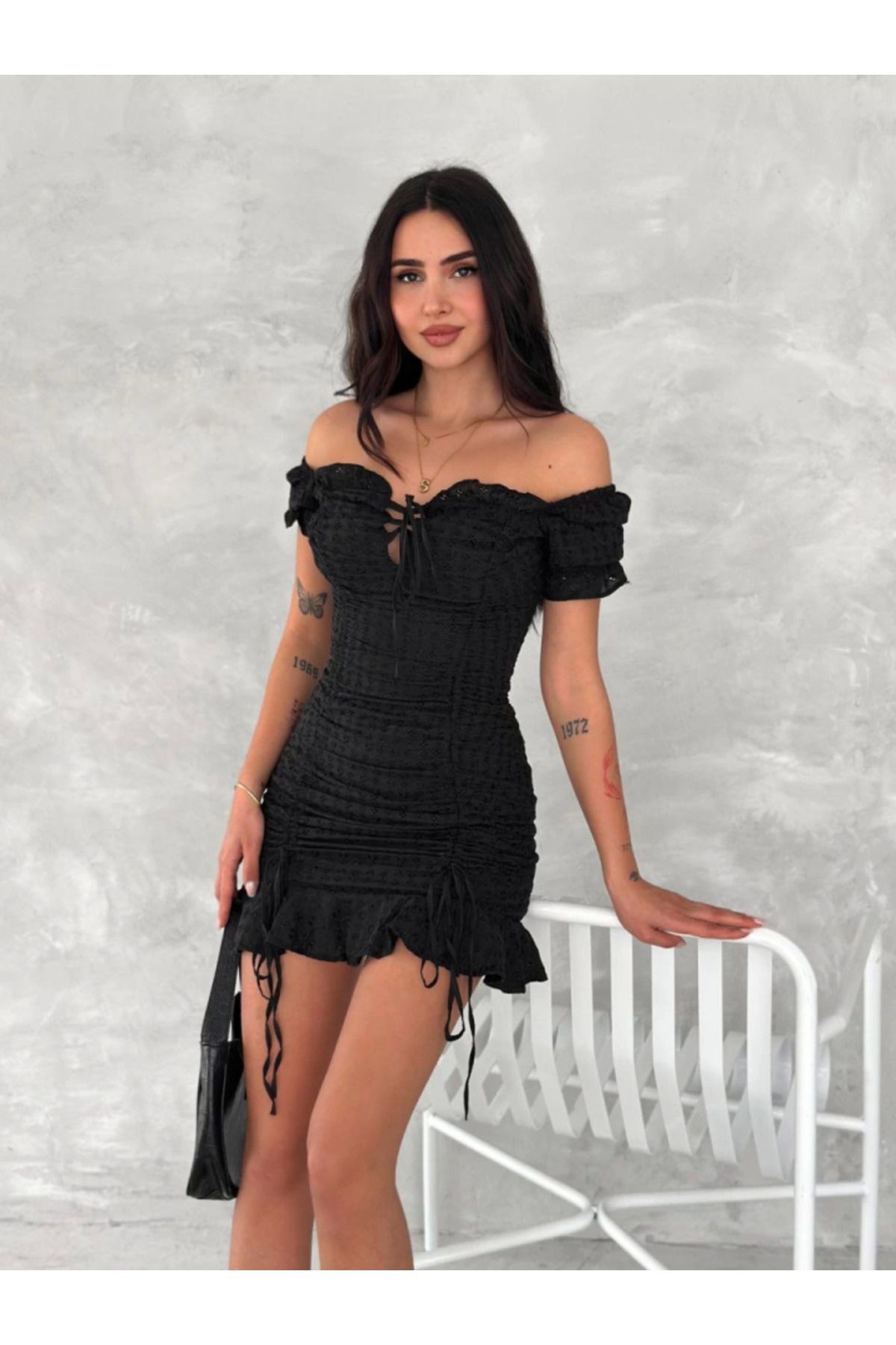 Göğüs Bağlamalı Mini Elbise - Siyah
