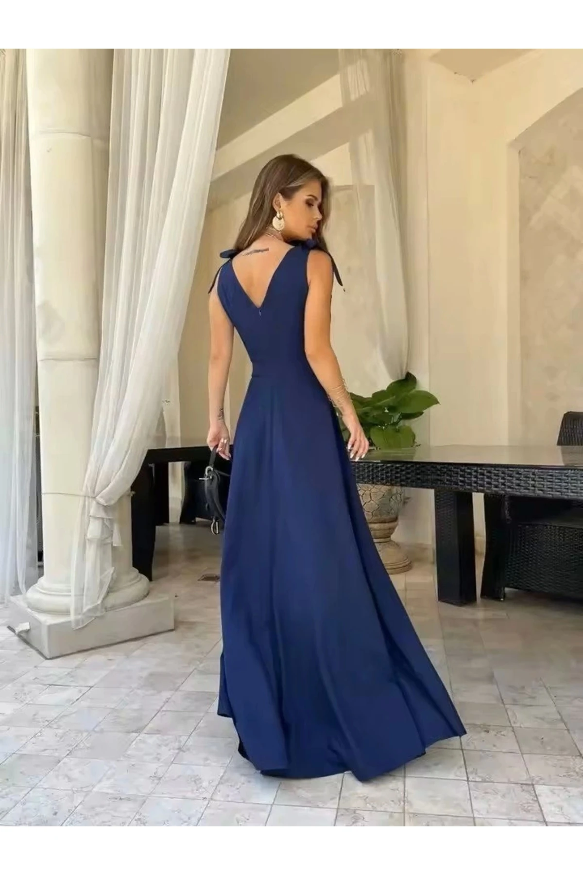 Kadın Askılı Omuzdan Bağlamalı Kruvaze Yakalı Uzun Yırtmaçlı Janjan Krep Elbise