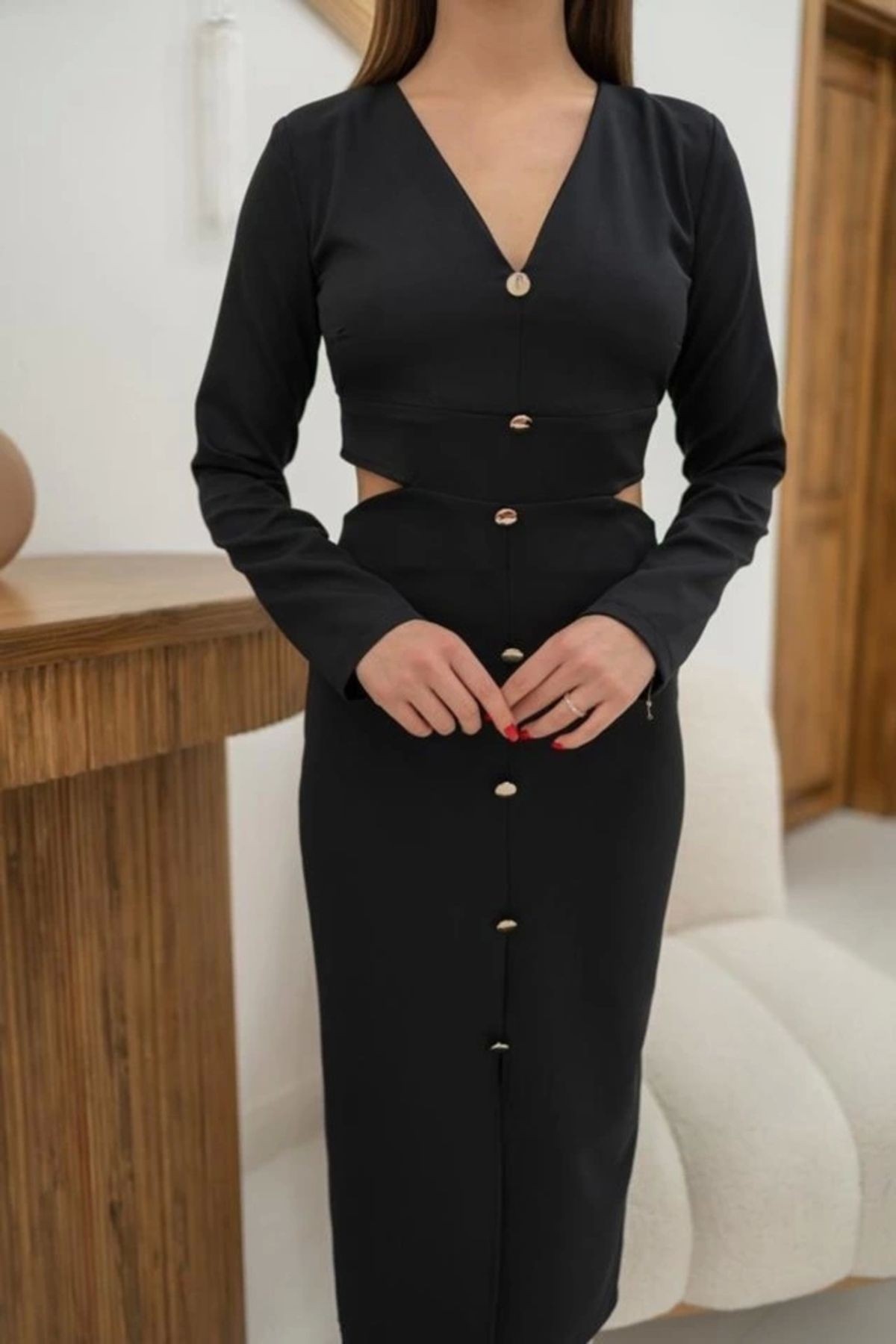 Siyah Bel Detaylı Düğmeli Elbise